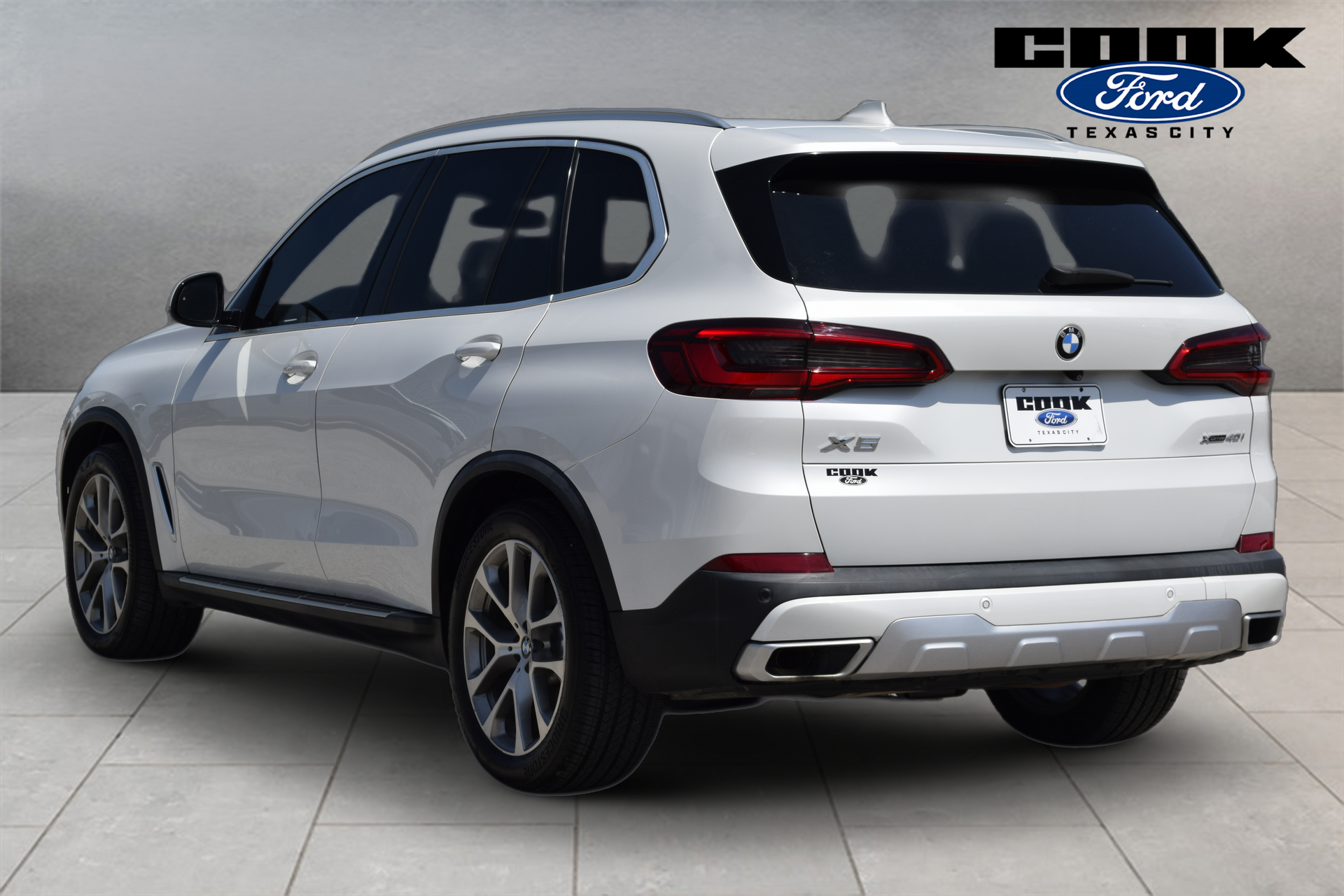 2019 BMW X5 xDrive40i White at Ultimate Motorsports
