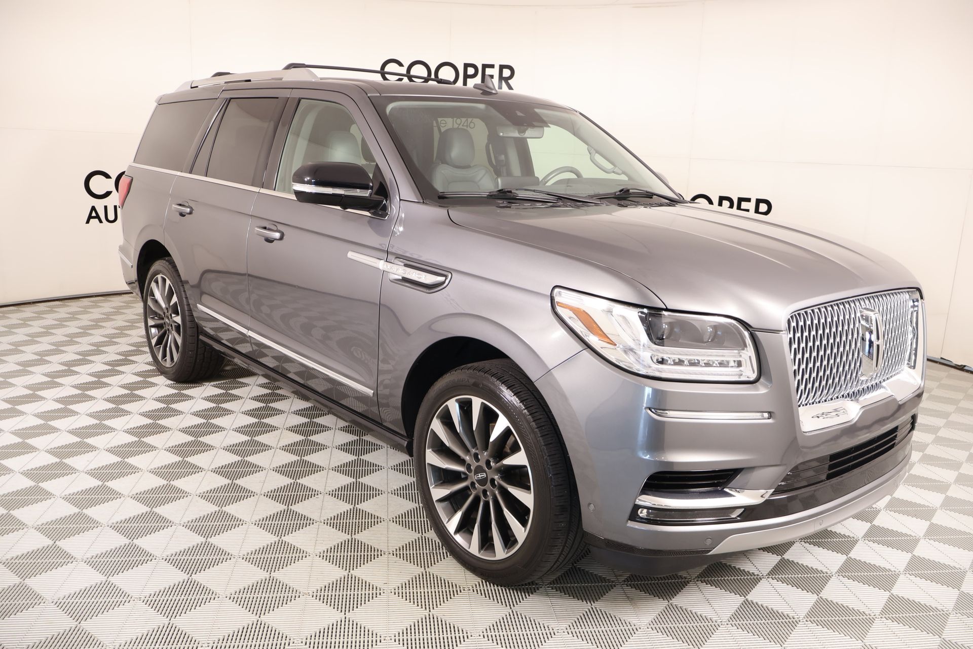 Gray 2021 Lincoln Navigator SUV / Crossover Four-Wheel Drive Automatic
