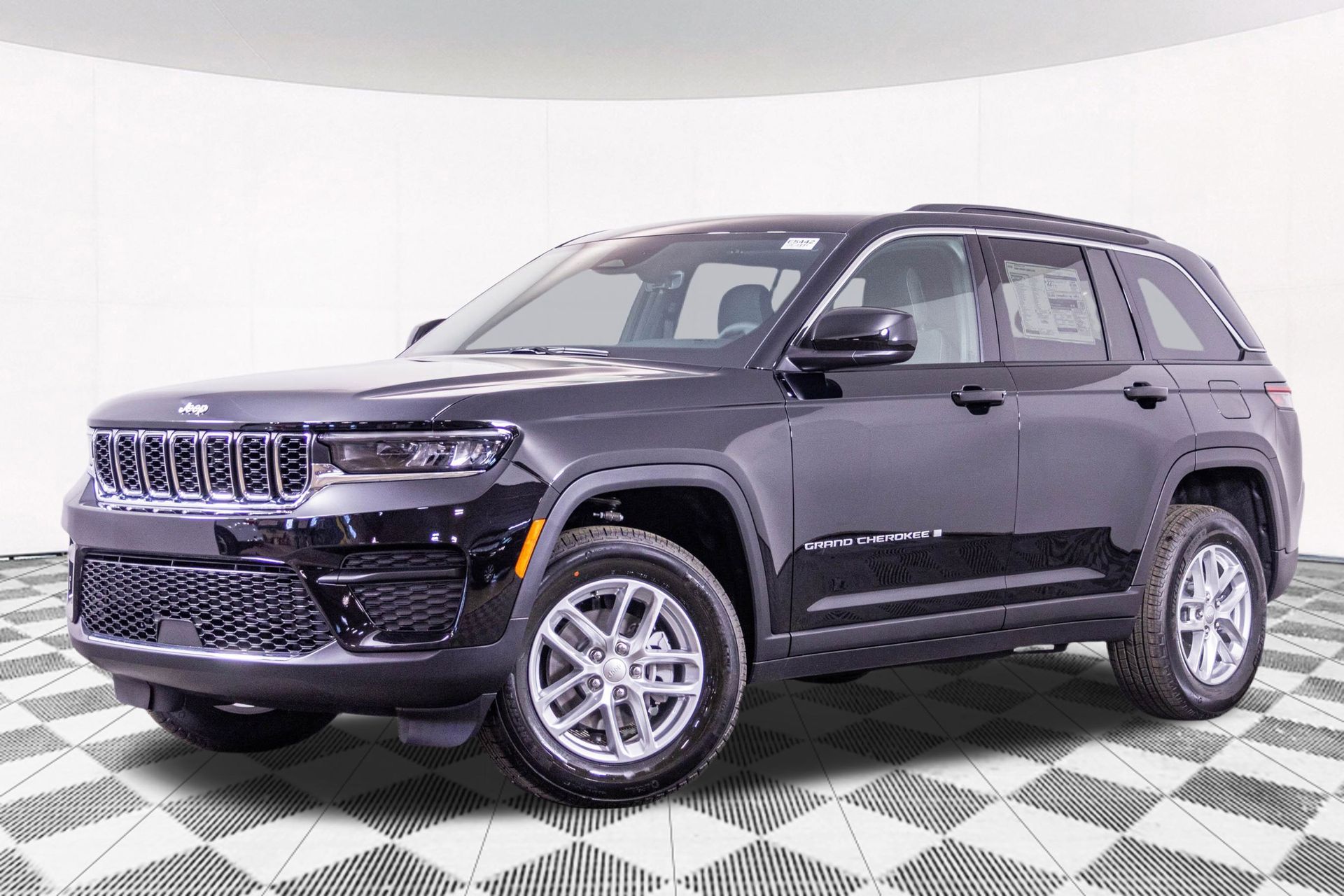 2025 JEEP GRAND CHEROKEE - Image 2
