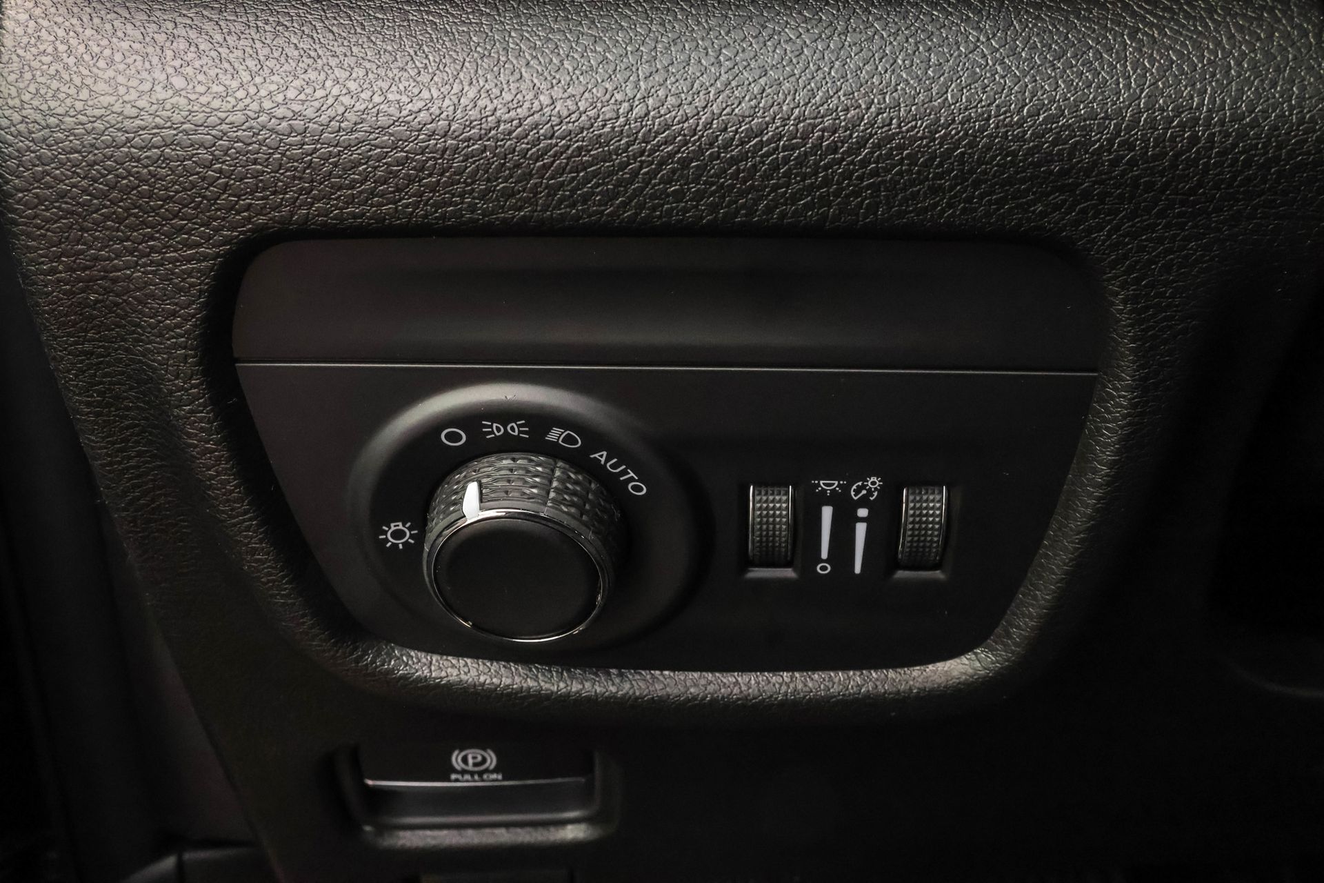 2025 JEEP GRAND CHEROKEE - Image 27