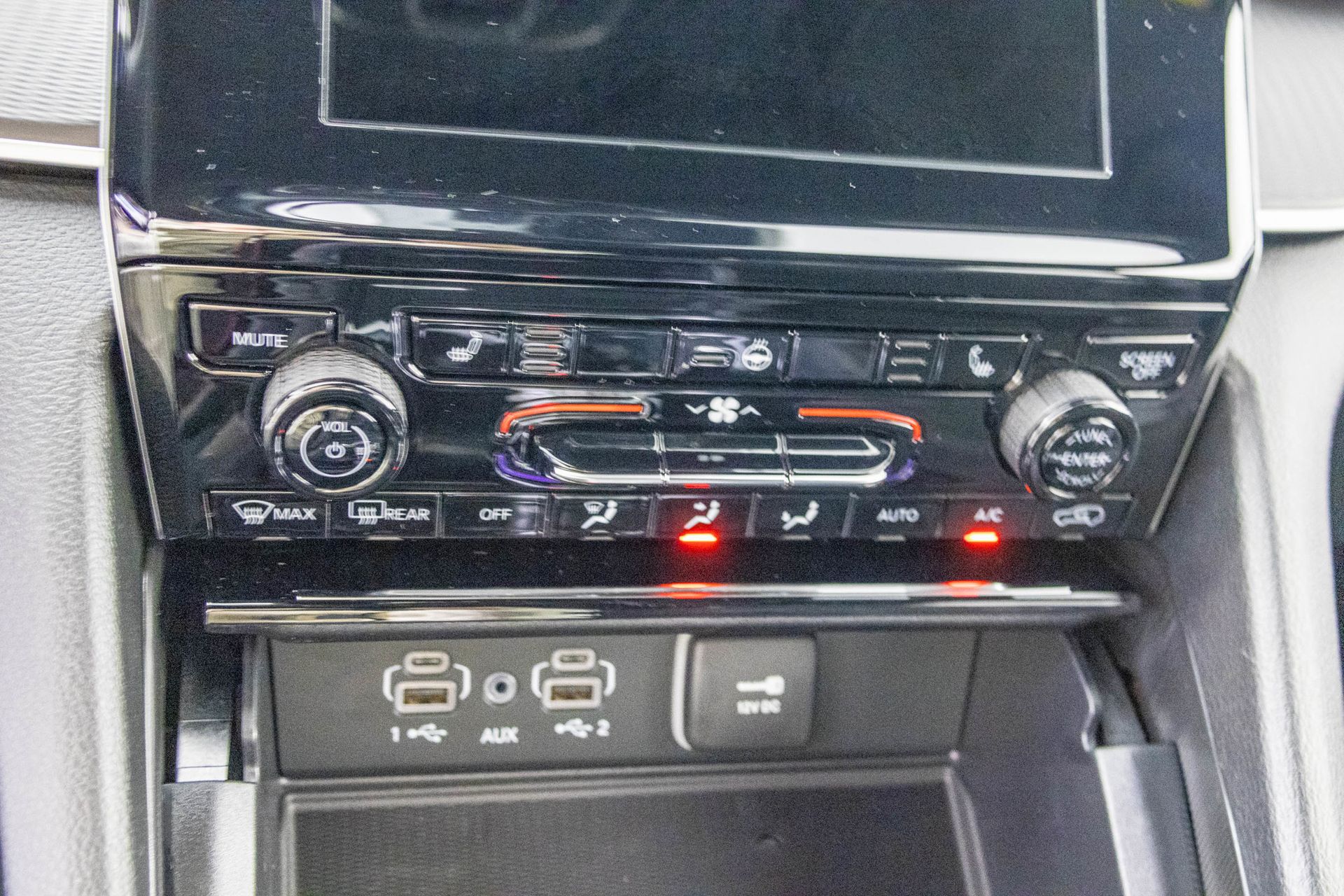 2025 JEEP GRAND CHEROKEE - Image 23