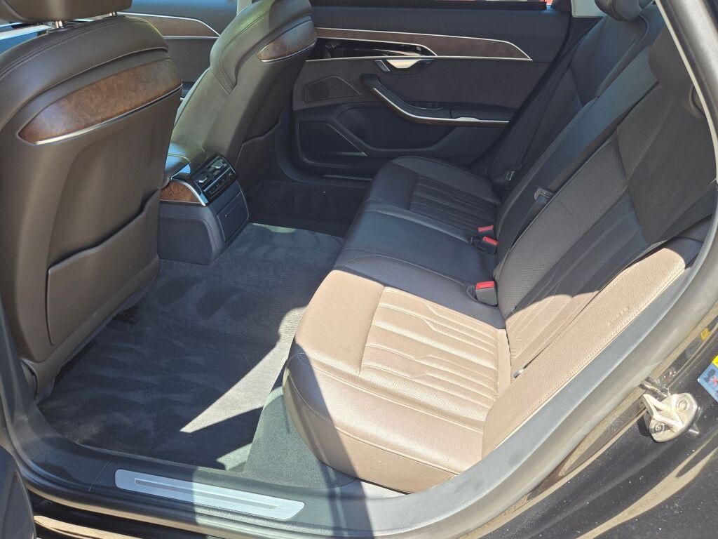 2022 Audi A8 L 55 Quattro photo 18