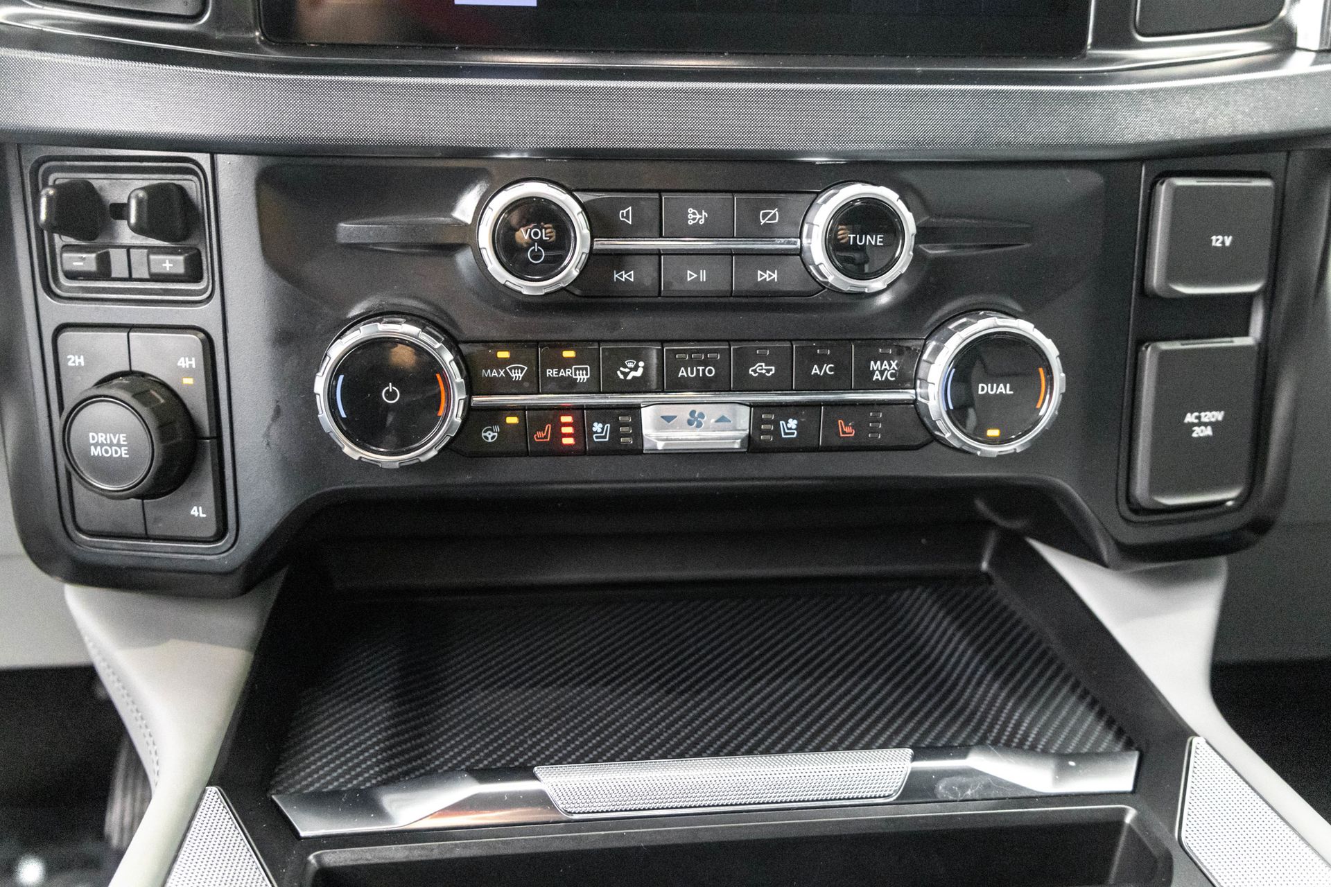 2024 FORD F-350 - Image 28