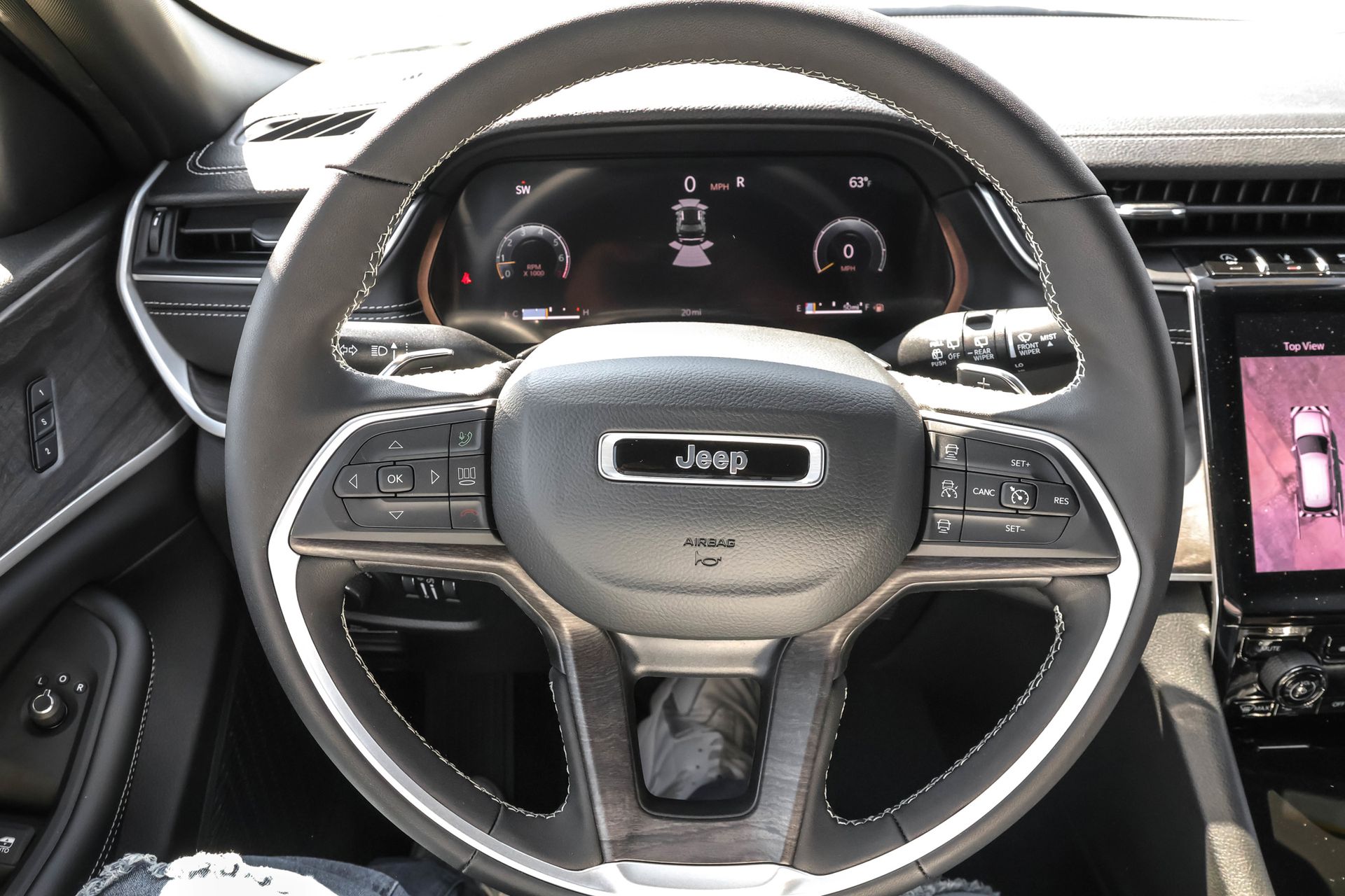 2025 JEEP GRAND CHEROKEE - Image 29