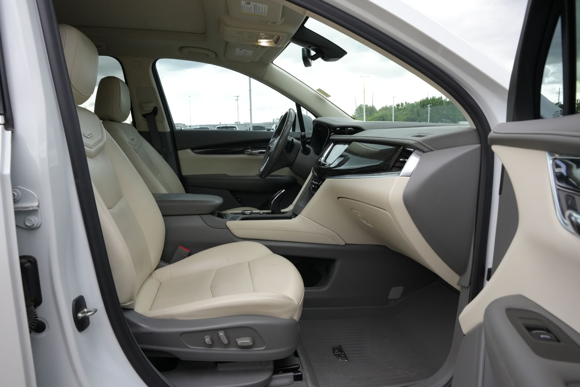 2021 Cadillac XT6 Premium Luxury White at Bayway Cadillac Southwest