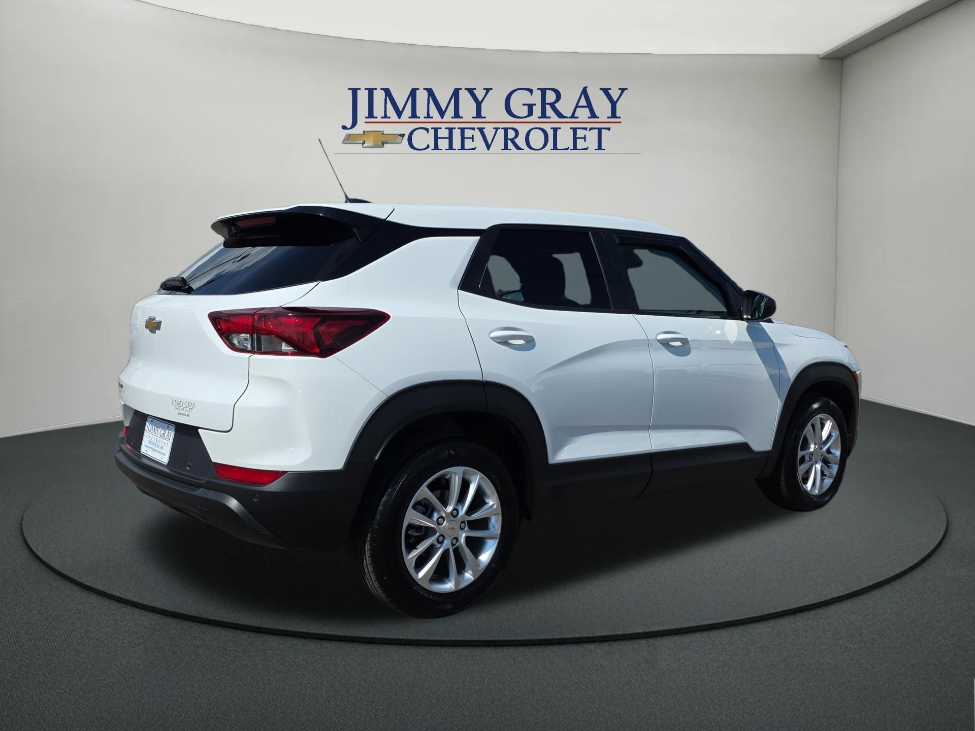 View vehicle photo 5
