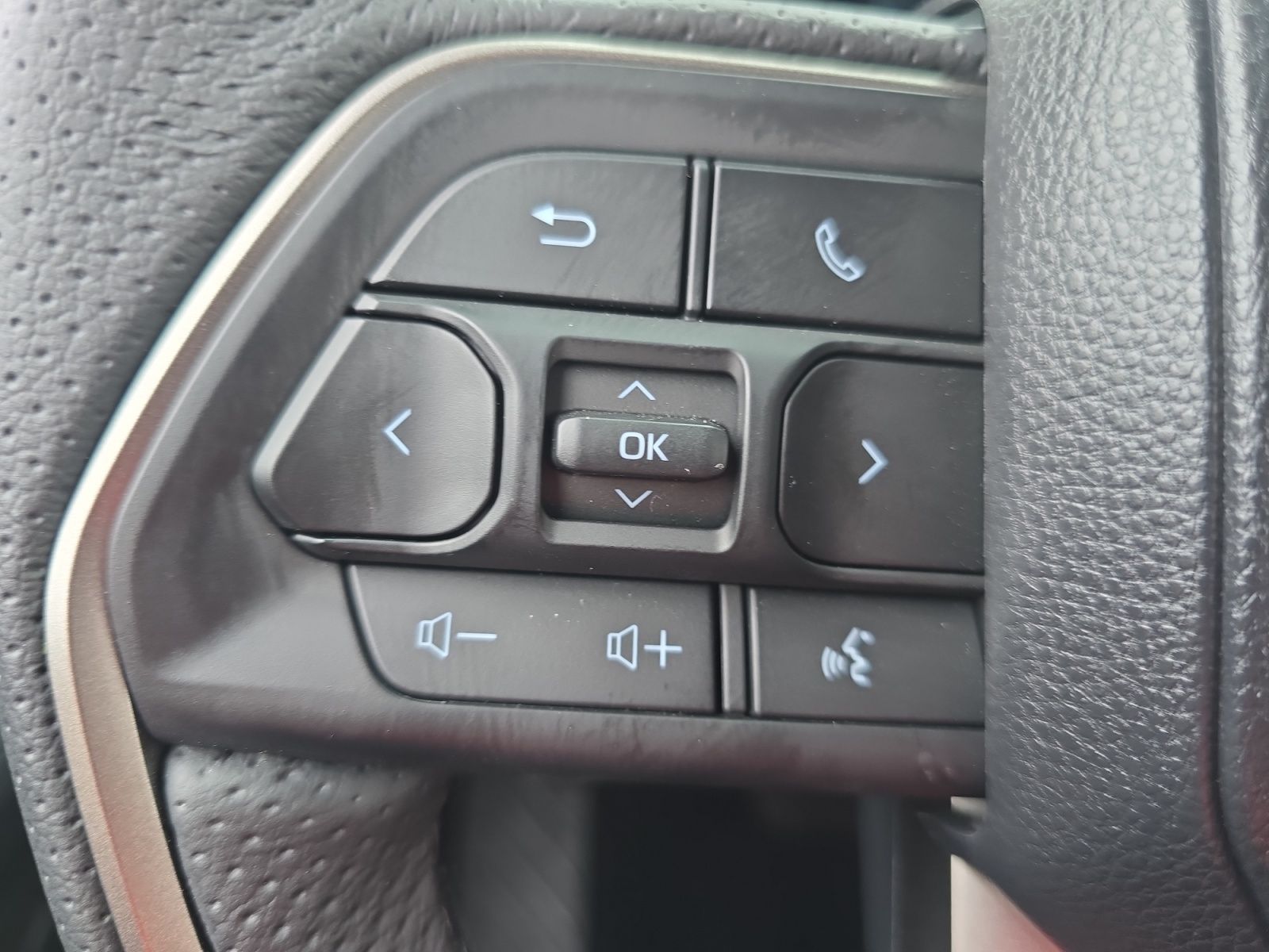 2025 Toyota Tacoma TRD Off Road - Photo 16