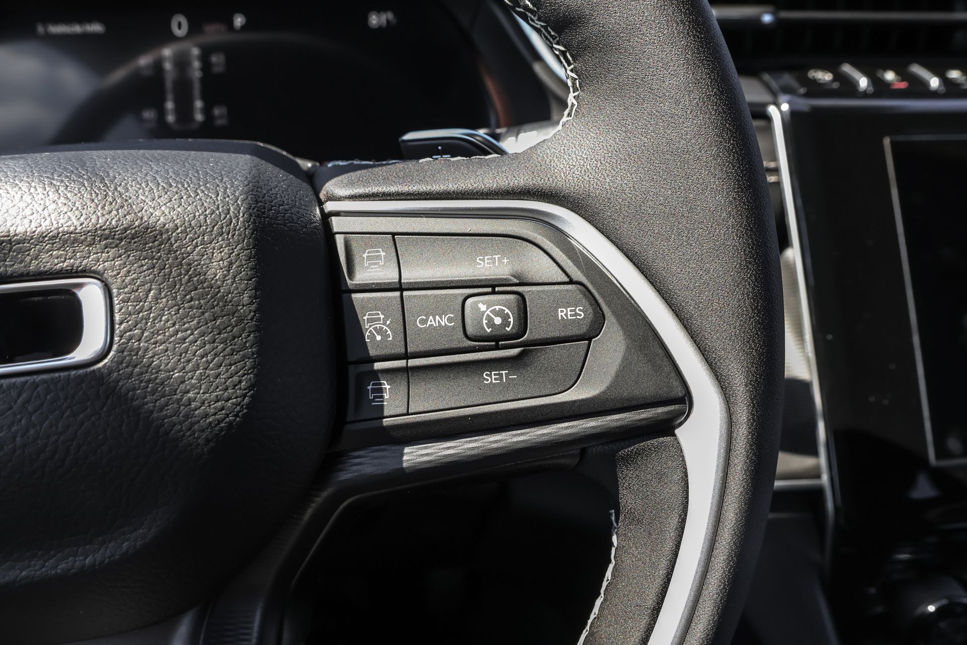 2025 JEEP GRAND CHEROKEE - Image 27