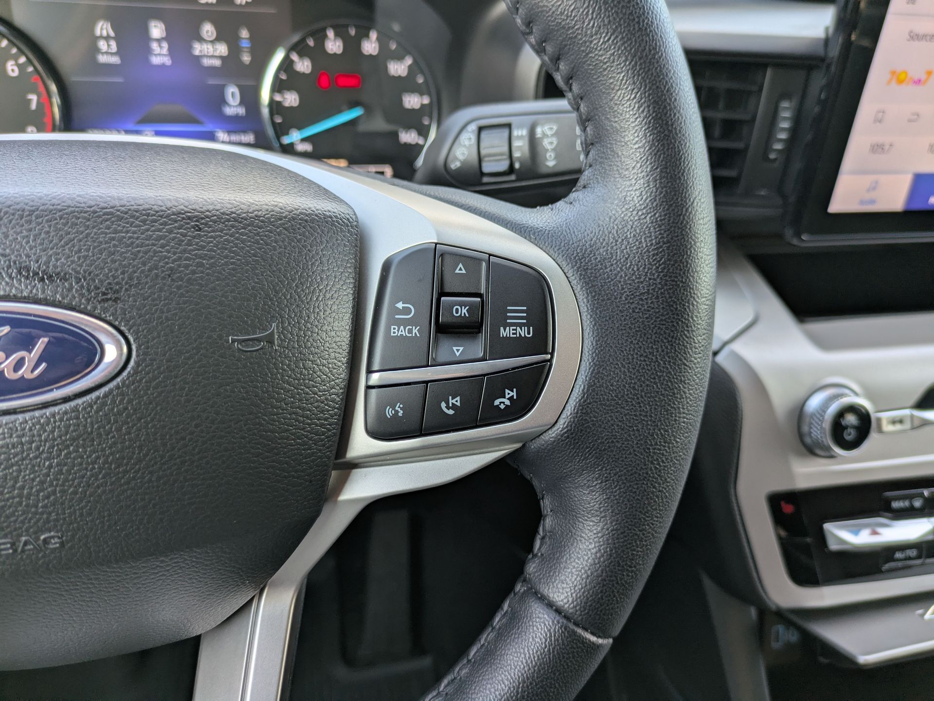 2023 Ford Explorer XLT White at Jones Ford