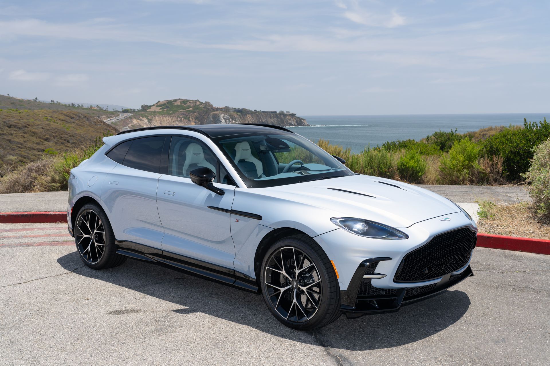 2026 Aston Martin DBX 4.0 V8 S AWD's photo