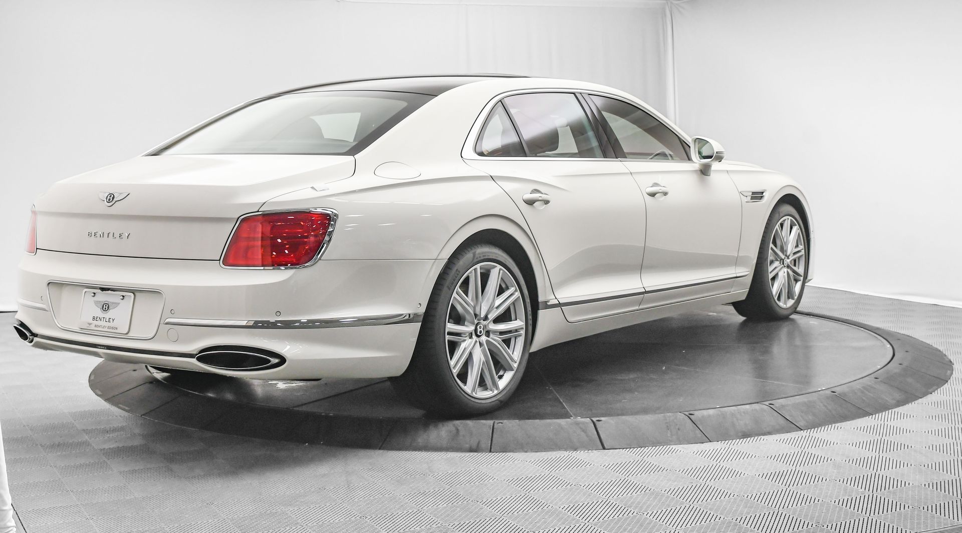 2026 Bentley Flying Spur - Photo 13