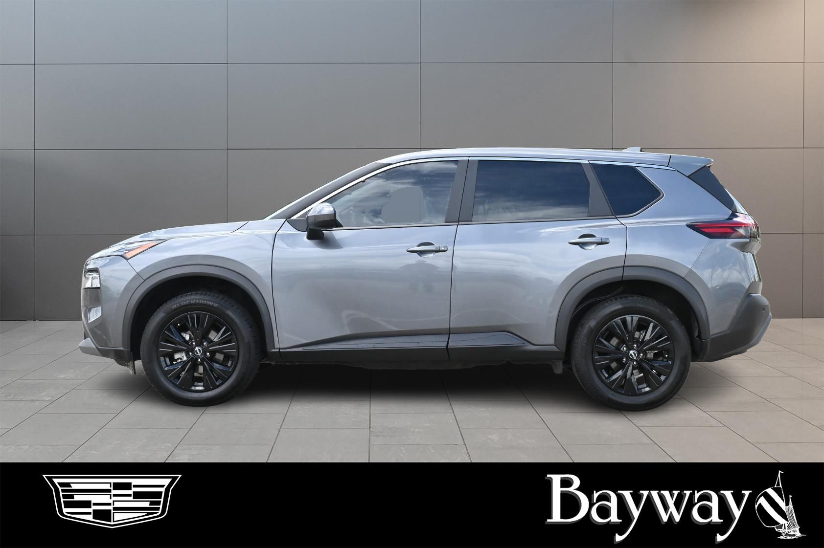 2023 Nissan Rogue SV - 4