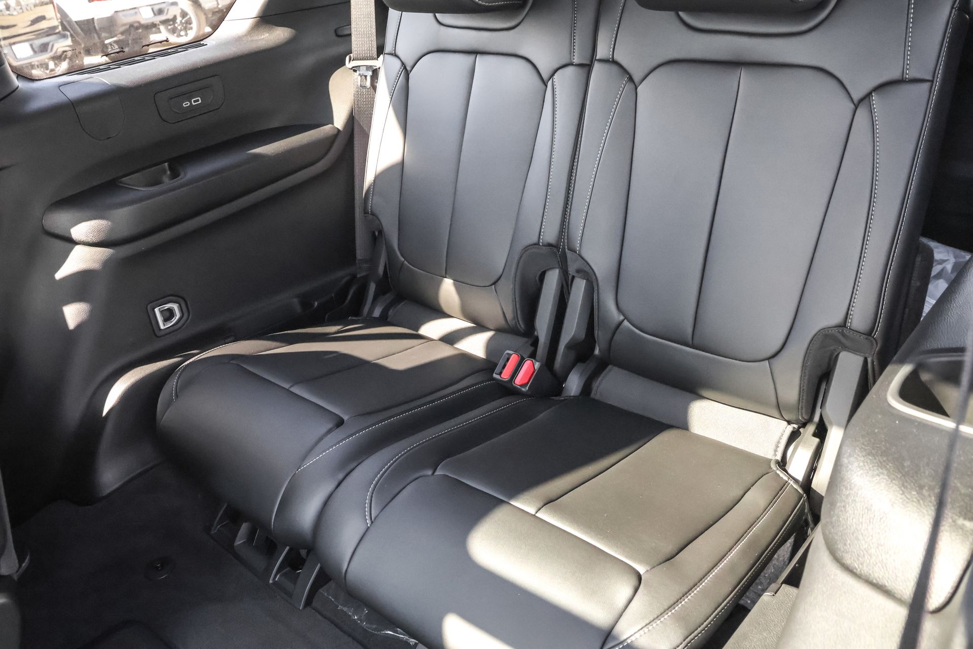 2025 JEEP GRAND CHEROKEE L - Image 12