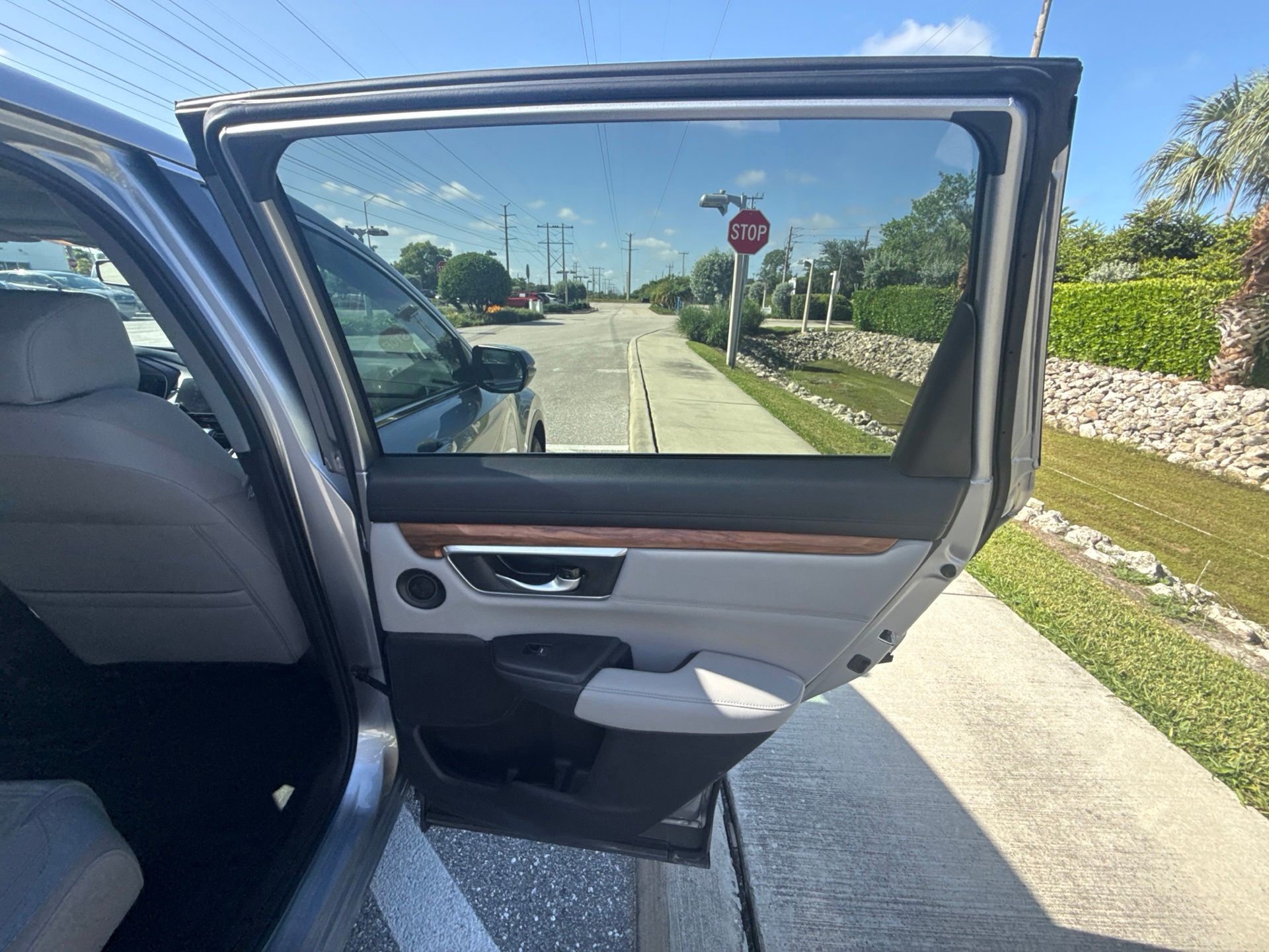 Certified Used 2019 Lunar Silver Metallic Honda EX-L image 21