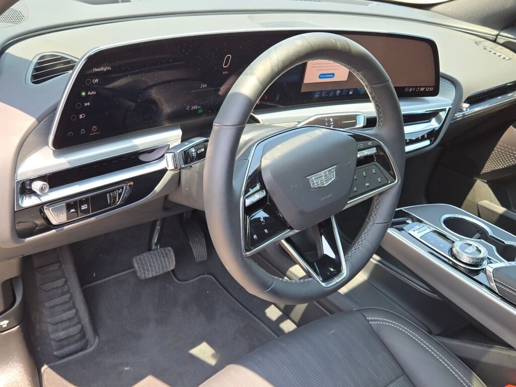 2025 Cadillac Lyriq Sport photo 23