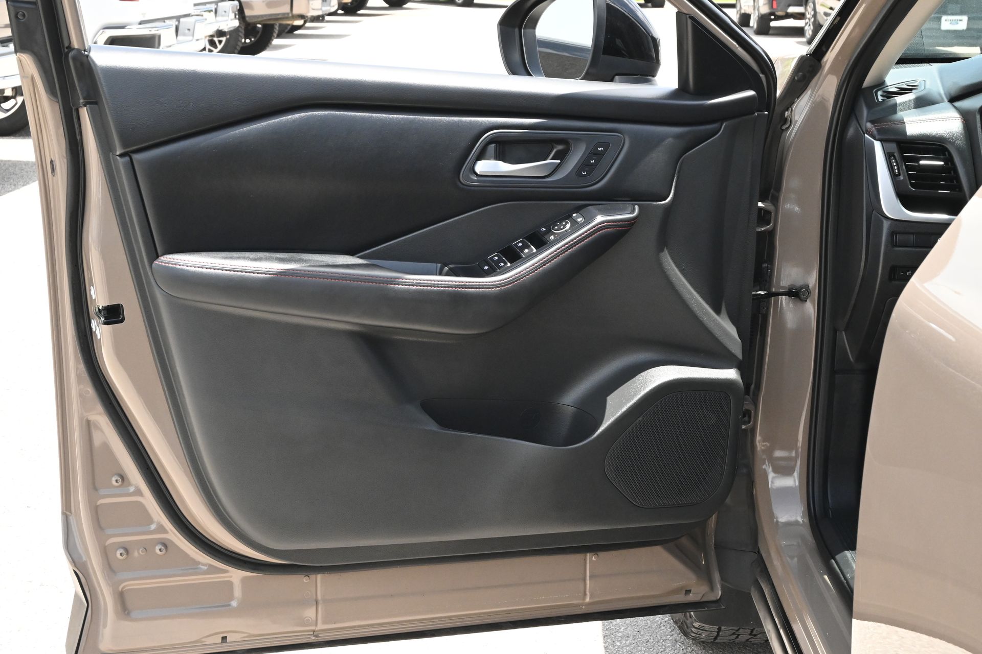 2026 Nissan Rogue Rock Creek Beige/tan at South Houston Nissan