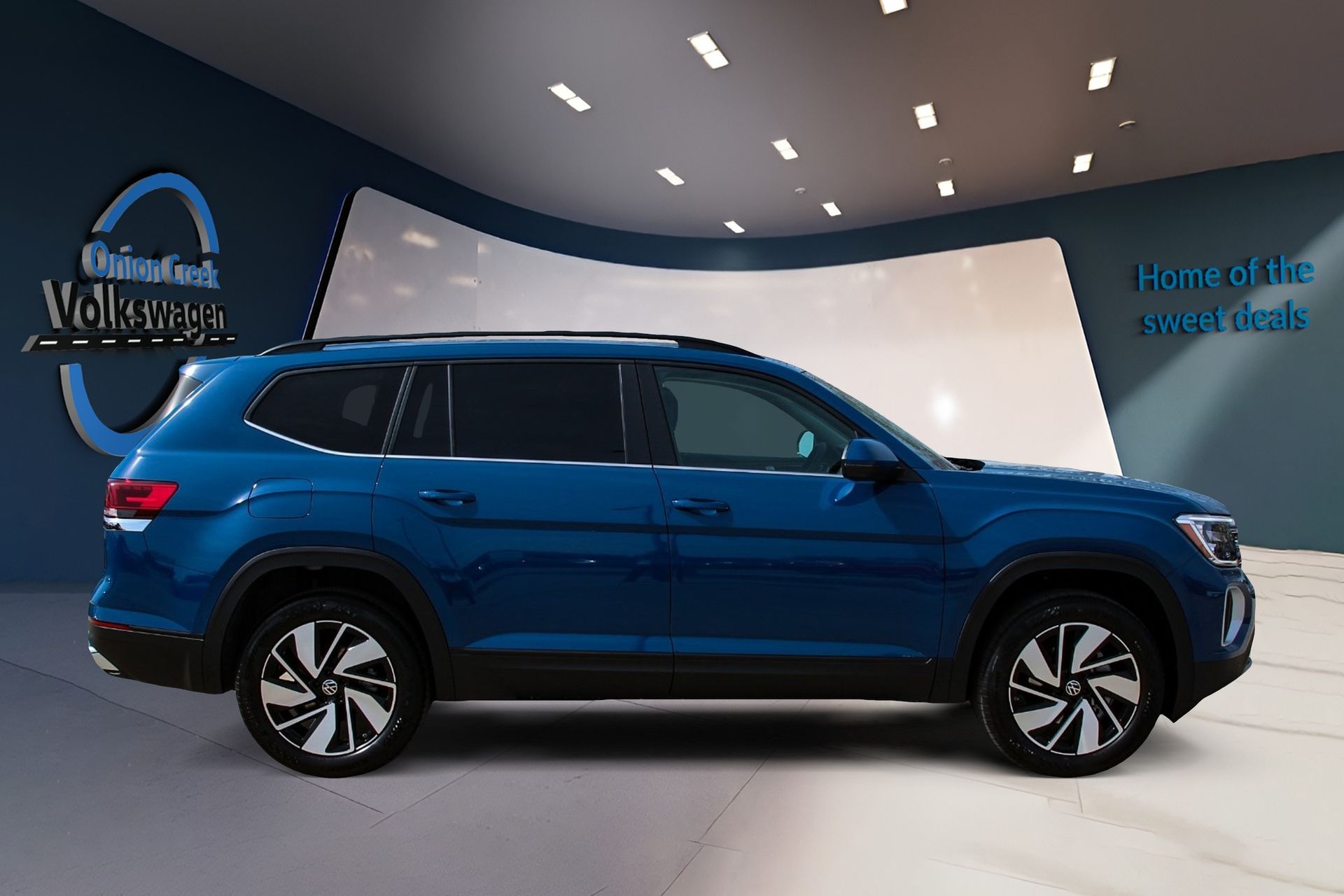 View vehicle photo 4