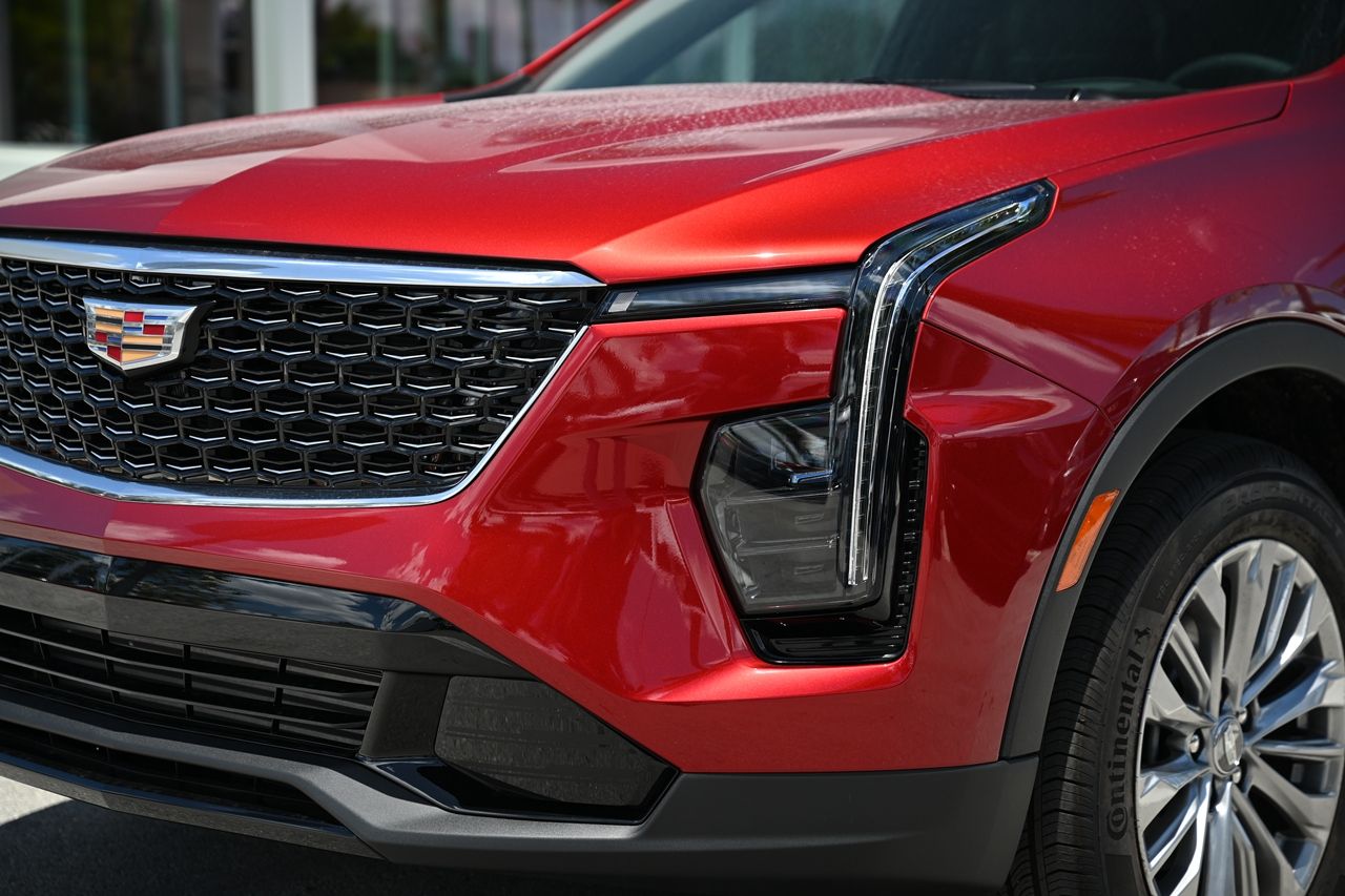 2024 Cadillac XT4 Premium Luxury 10