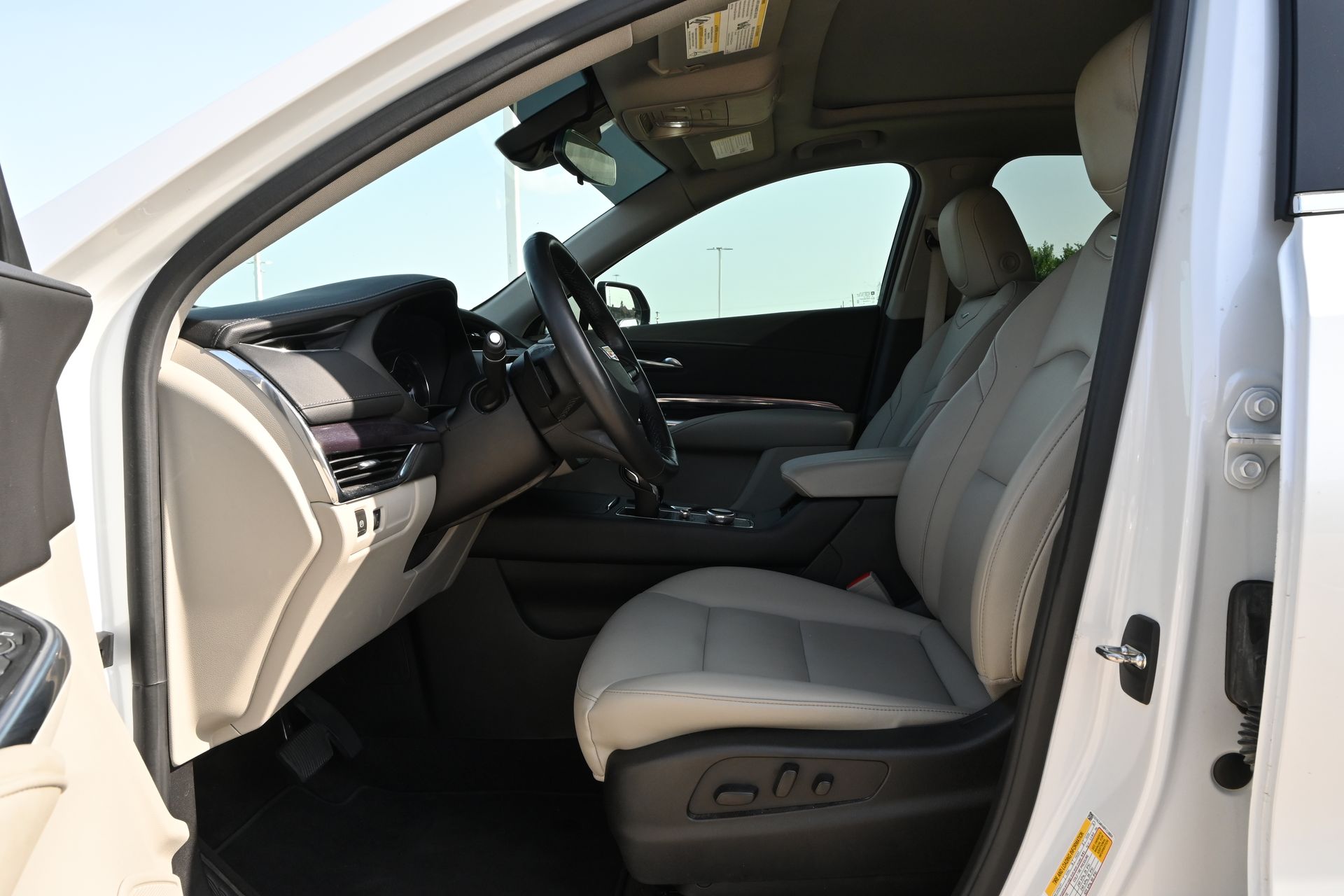 2023 Cadillac XT4 Luxury White at Bayway Cadillac Southwest
