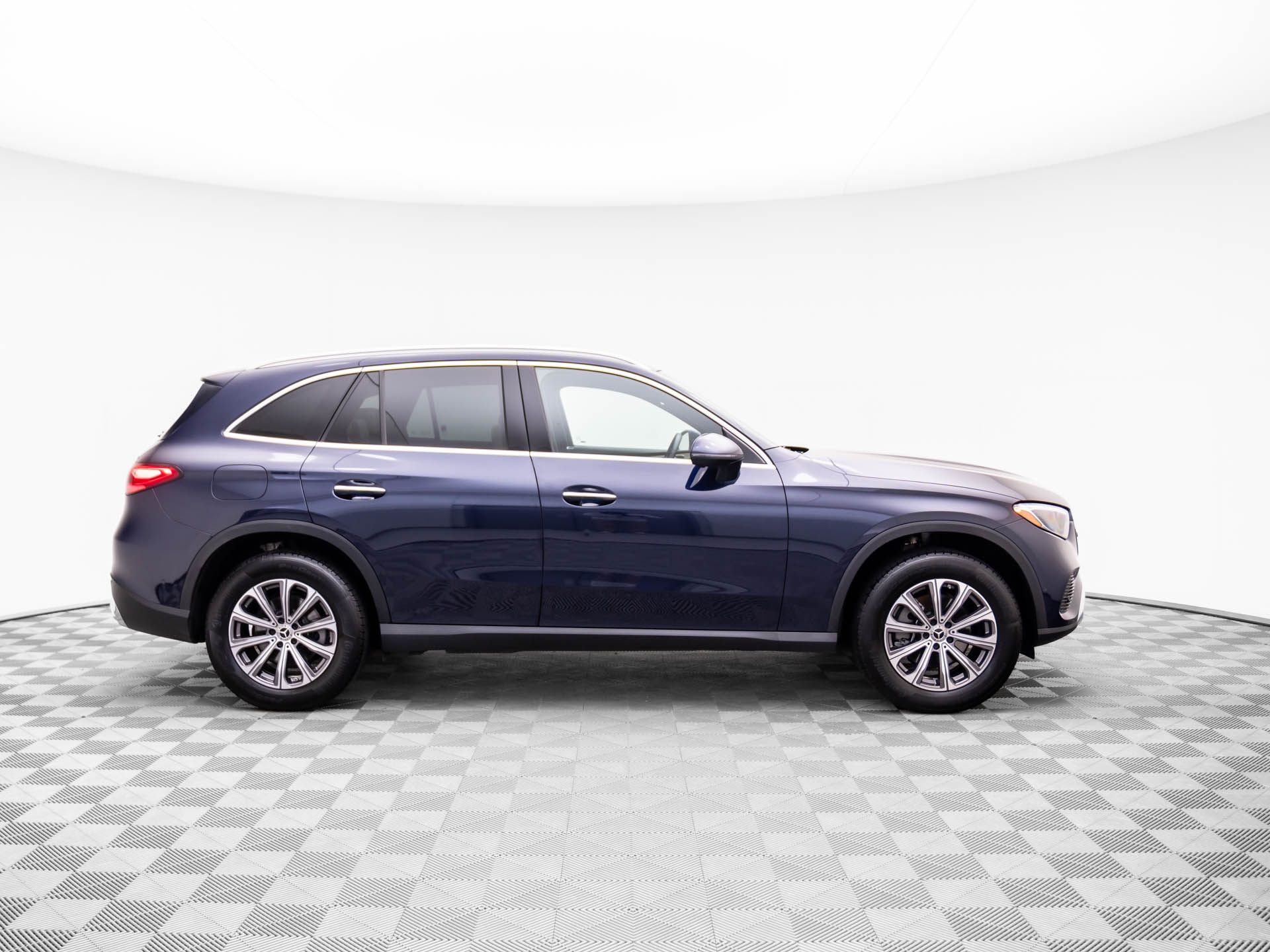 2023 Mercedes-Benz GLC GLC 300 photo