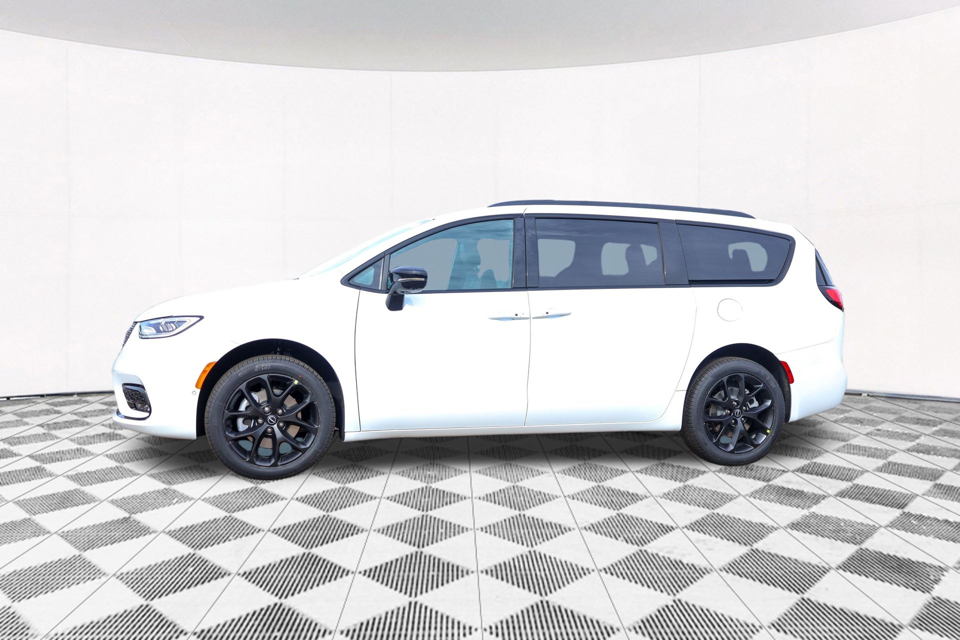 2026 CHRYSLER PACIFICA - Image 9