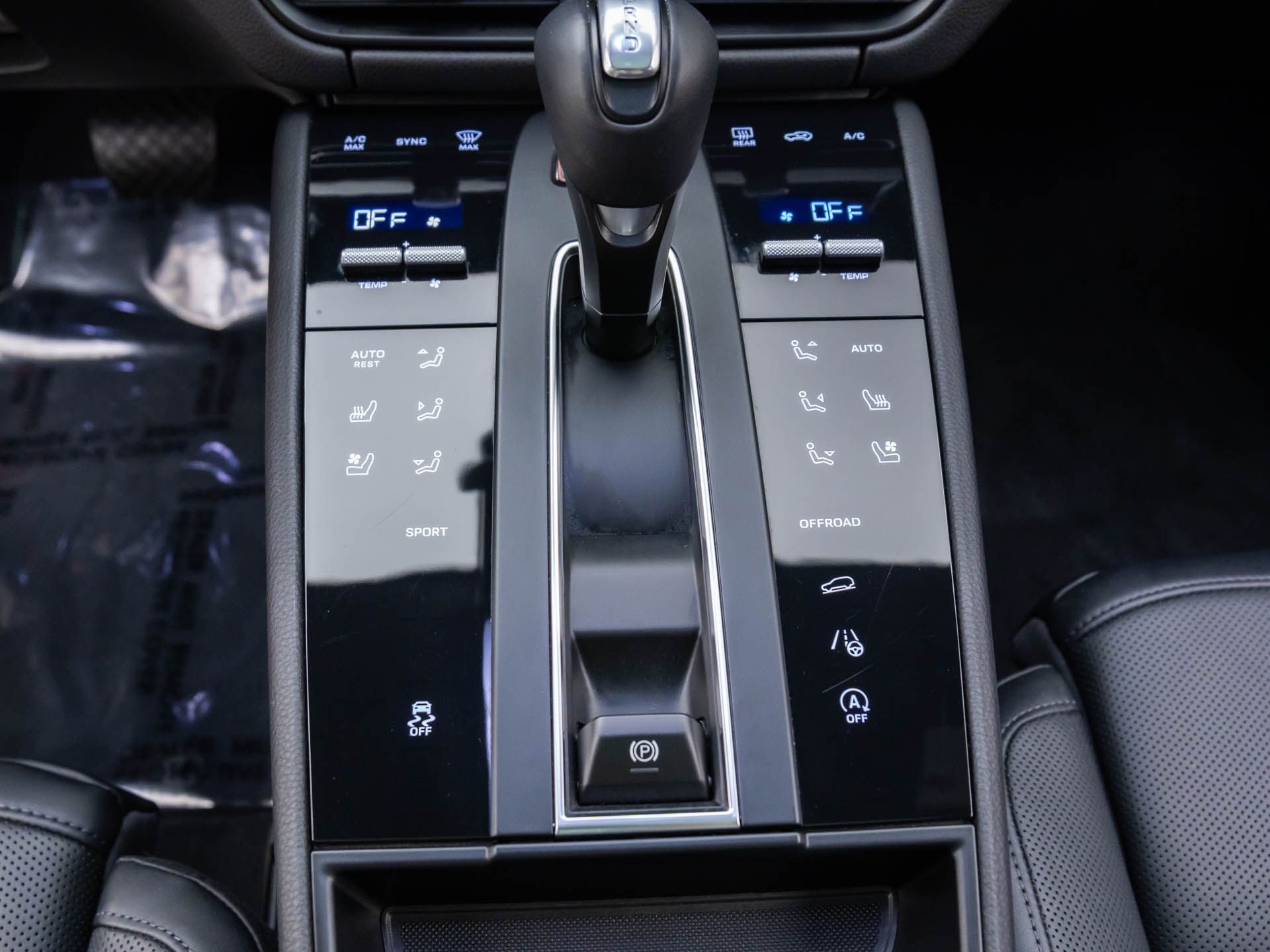 2024 Porsche Macan  photo