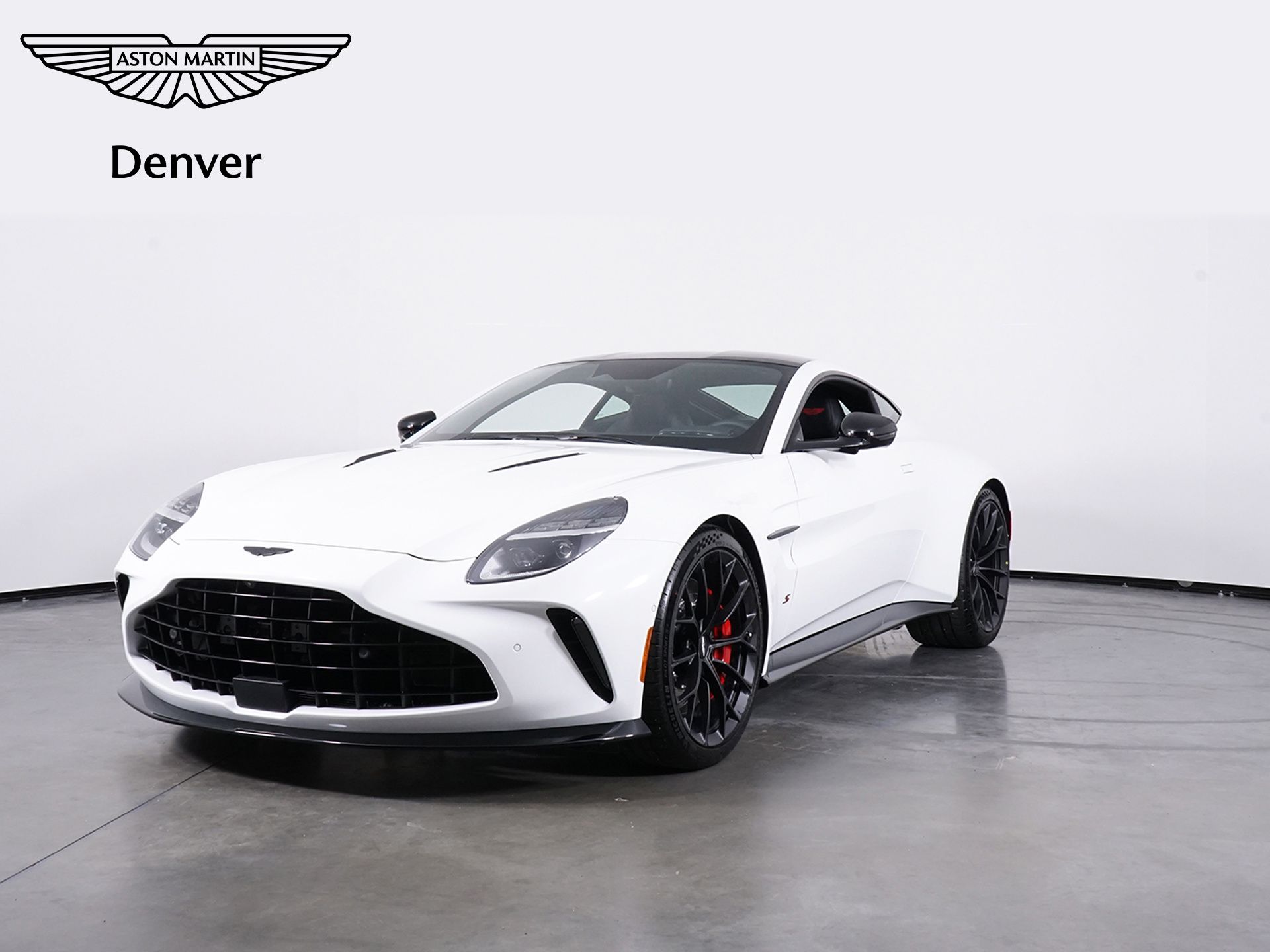 2026 Aston Martin Vantage Base's photo