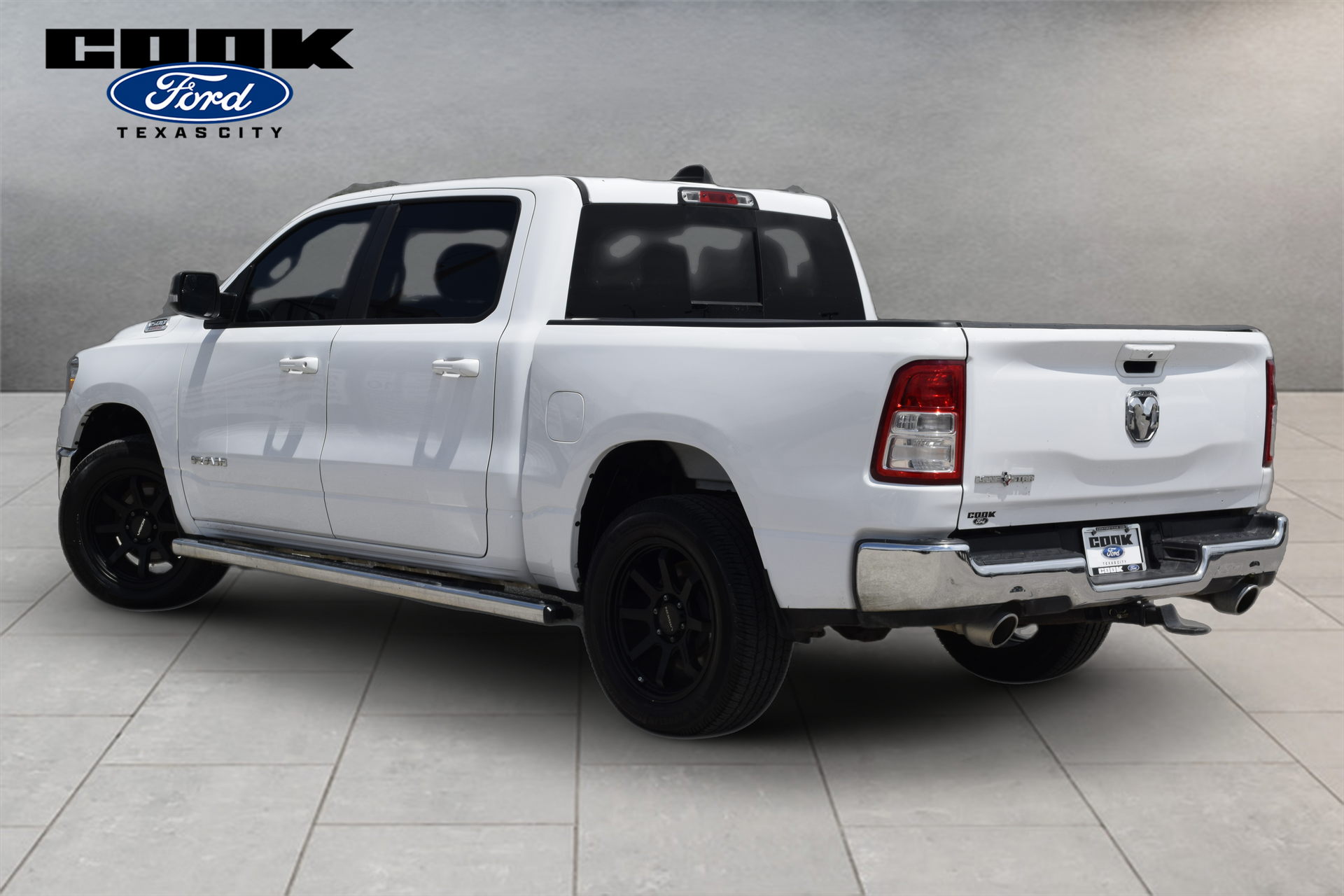 2022 Ram 1500 Big Horn/Lone Star White at River Oaks CDJR
