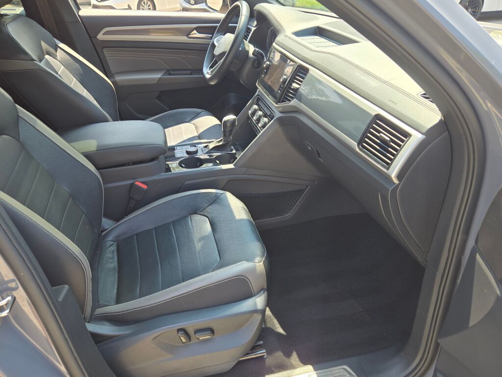 2021 Volkswagen Atlas Cross Sport SE Premium photo 5
