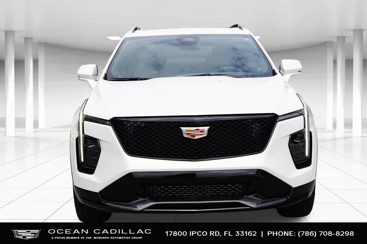 2024 Cadillac XT4 Sport 8