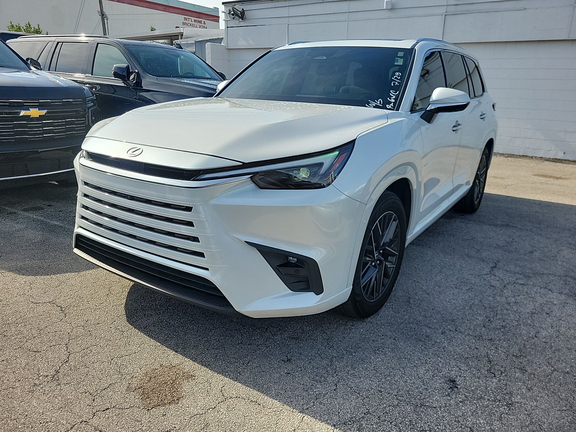 White (Wind Chill Pearl) 2025 Lexus TX SUV / Crossover Front-Wheel Drive 8-Speed Automatic