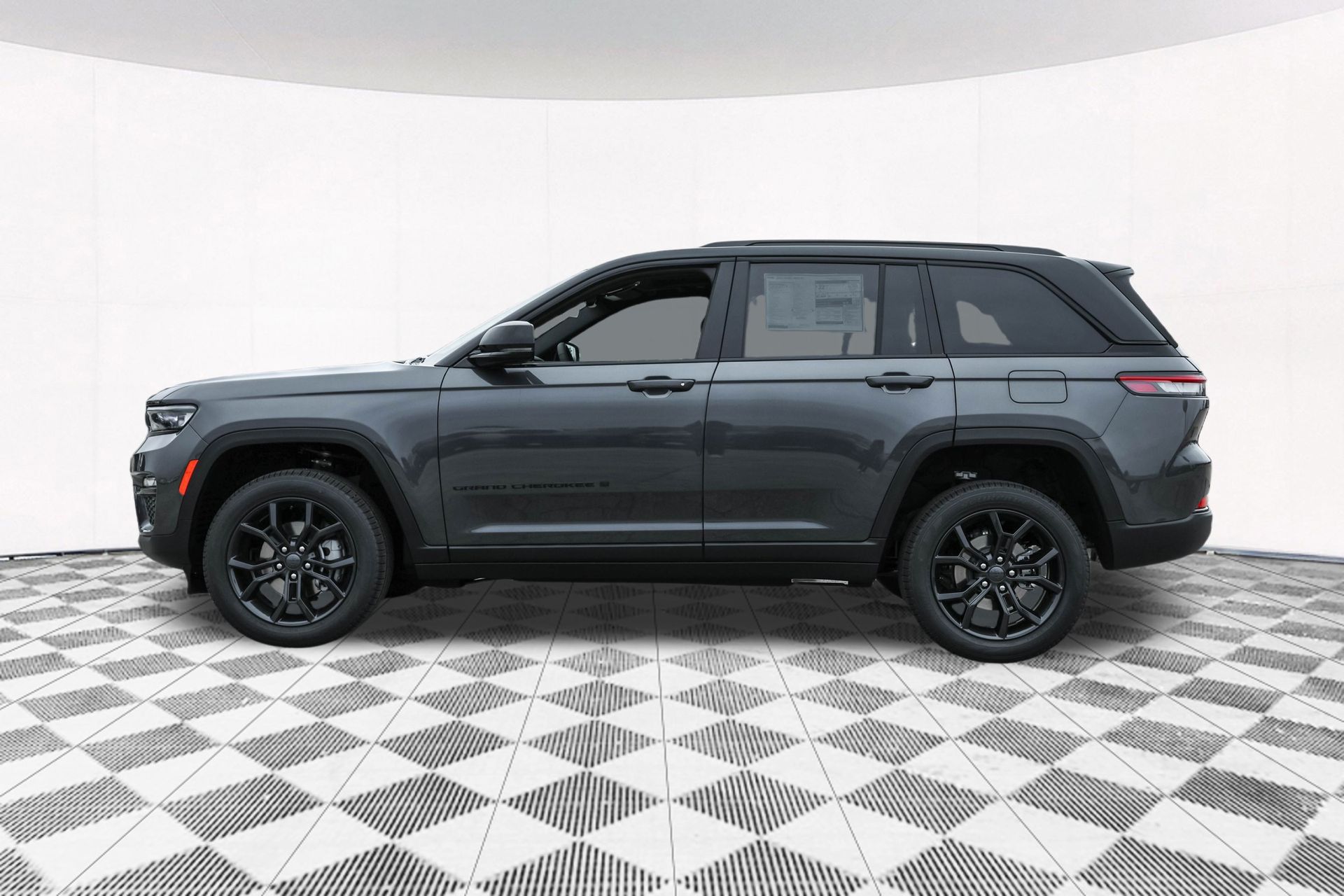 2025 JEEP GRAND CHEROKEE - Image 20