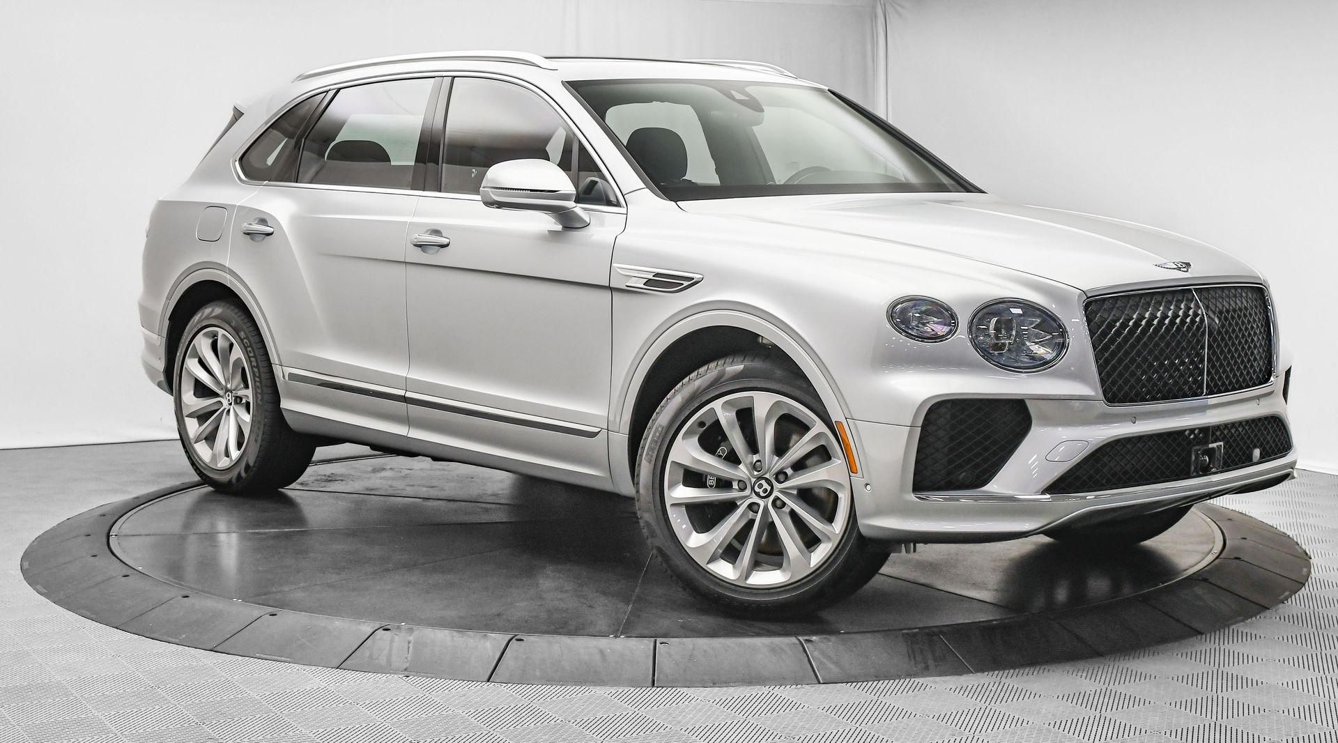2025 Bentley Bentayga V8