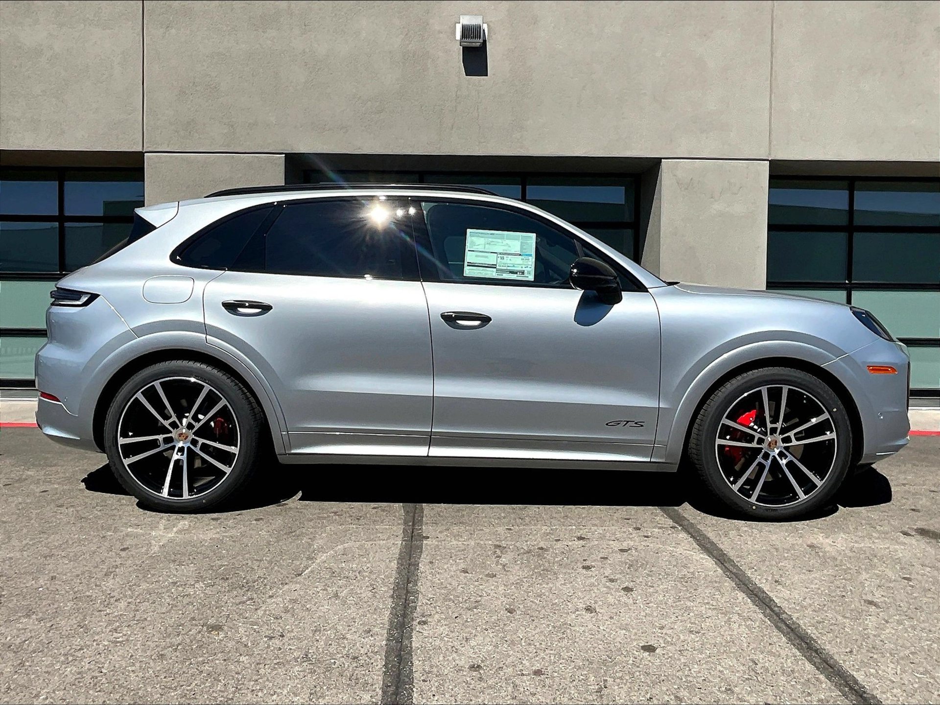 2025 Cayenne GTS picture #7