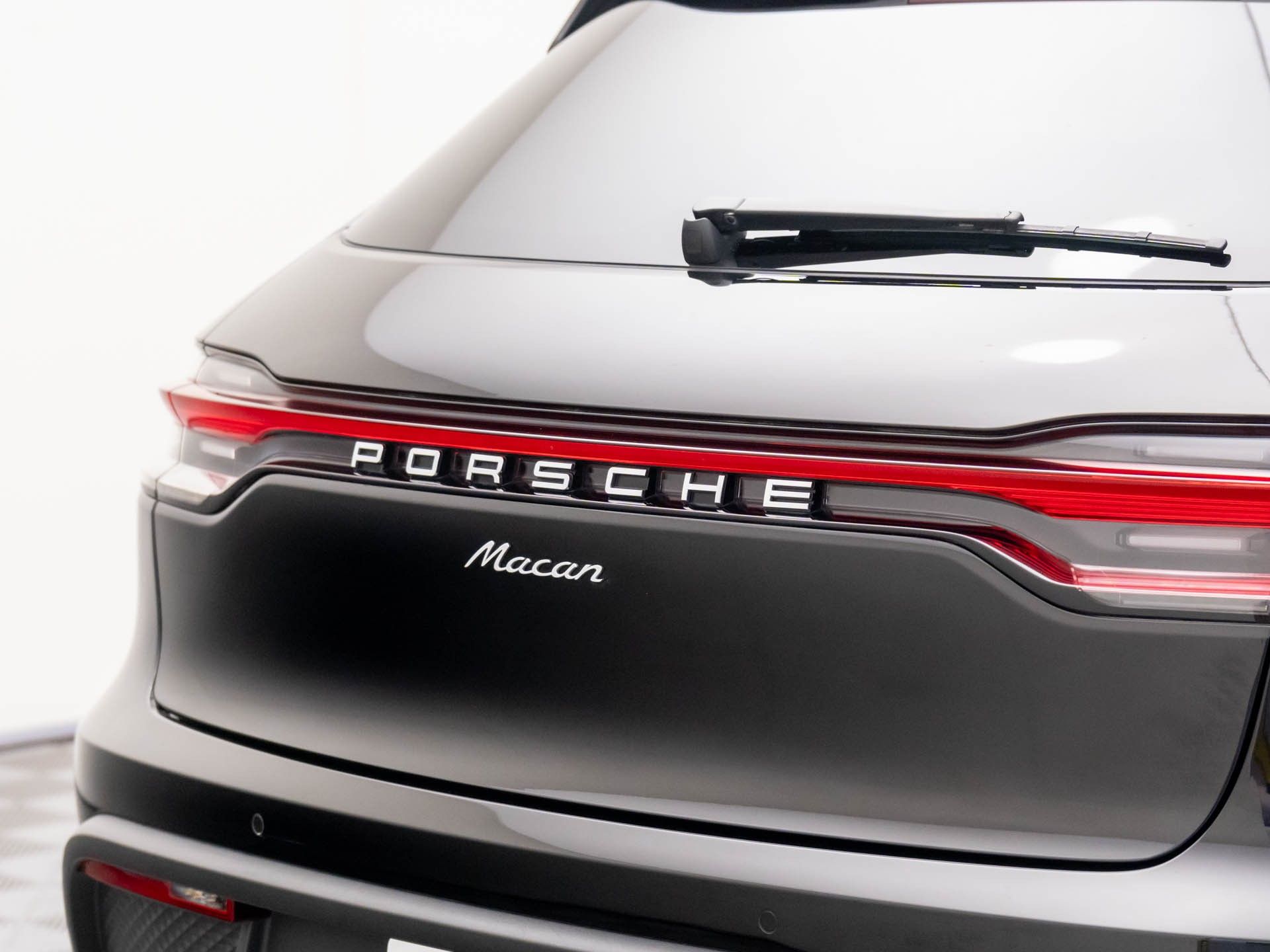 2024 Porsche Macan  photo