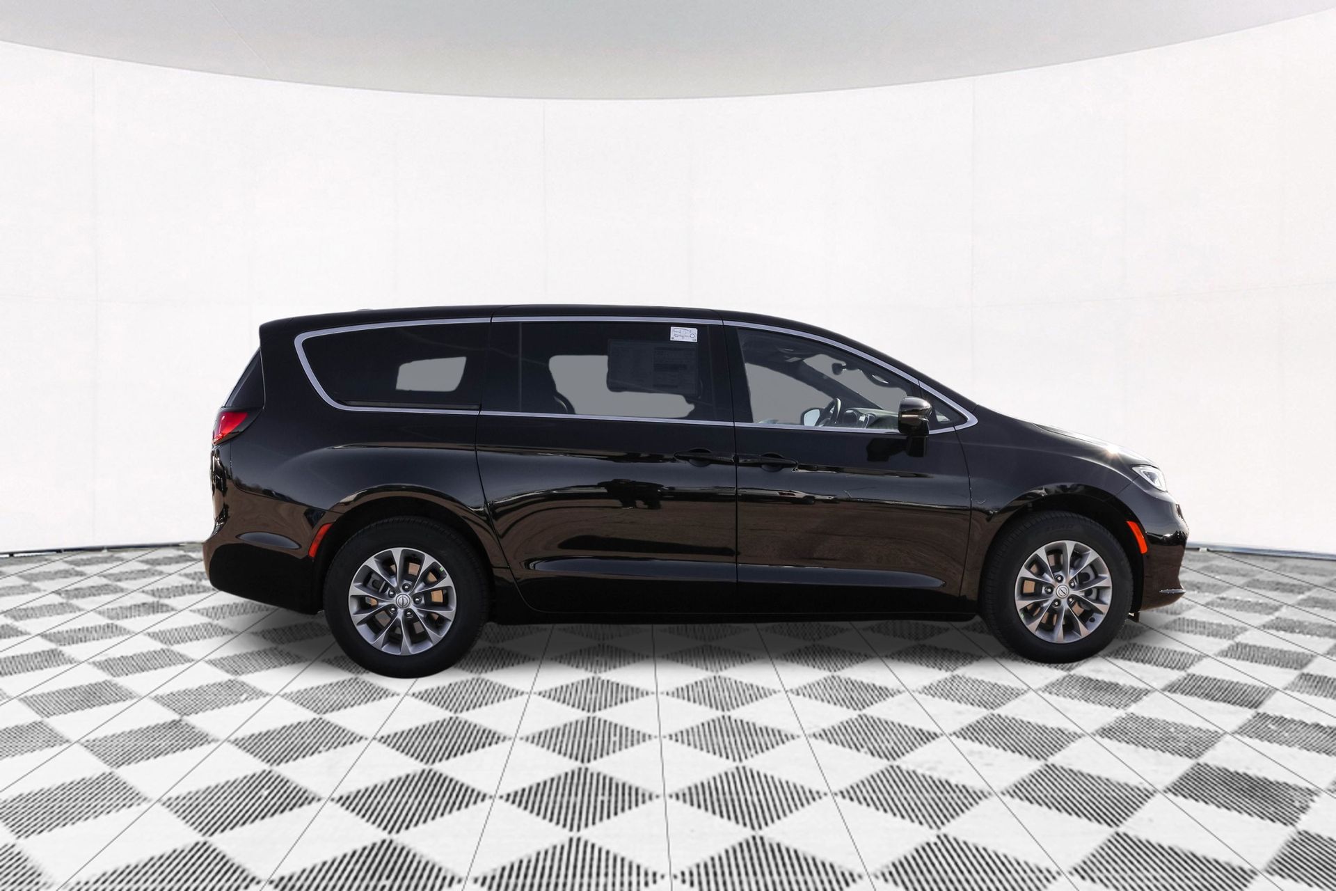 2026 CHRYSLER PACIFICA - Image 17