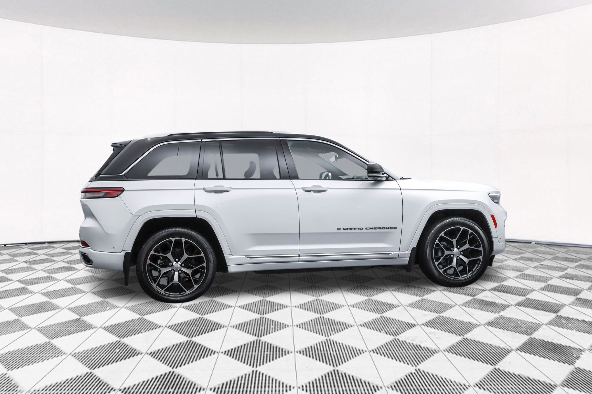 2022 JEEP GRAND CHEROKEE - Image 44