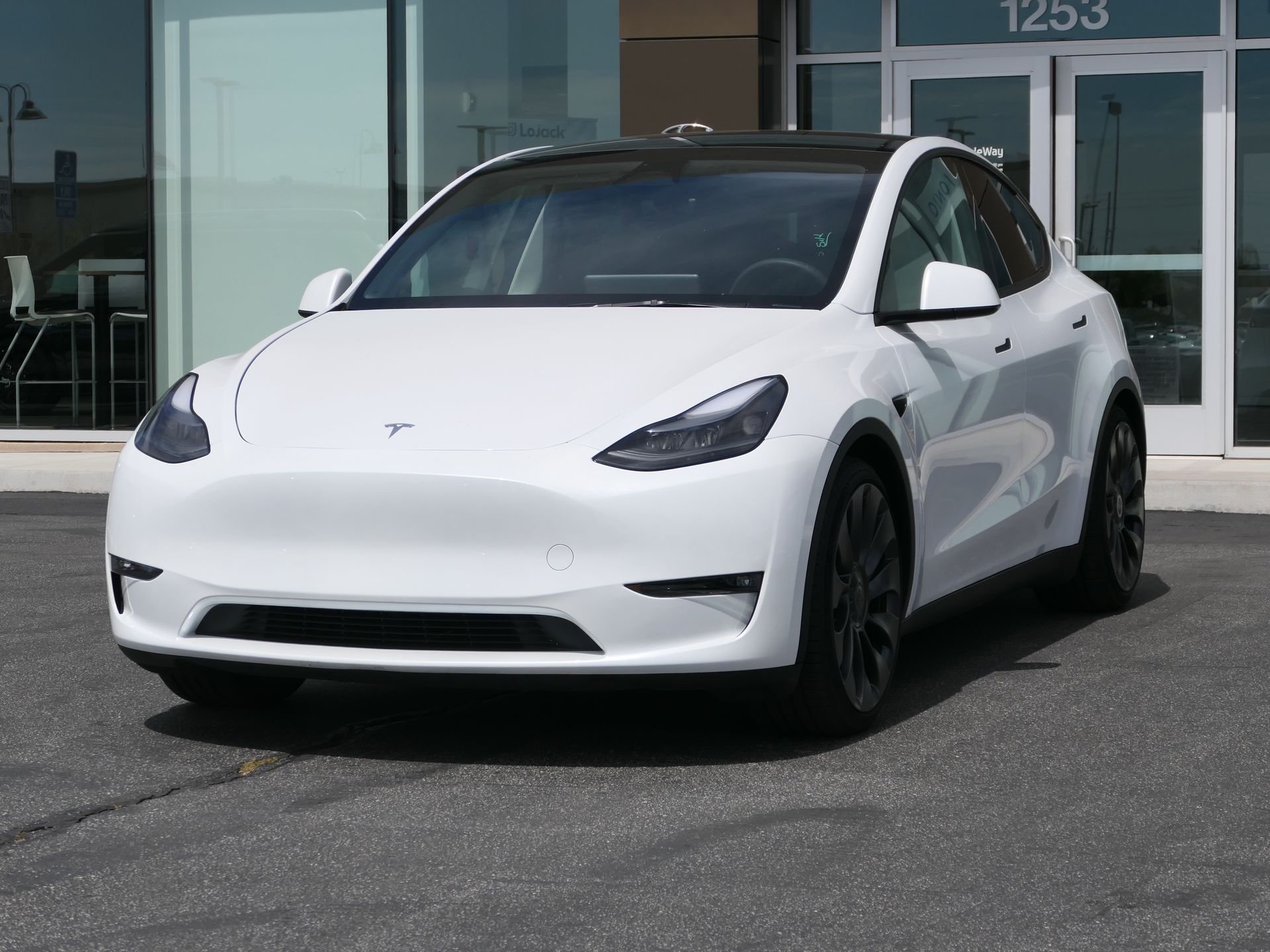 View vehicle photo 7