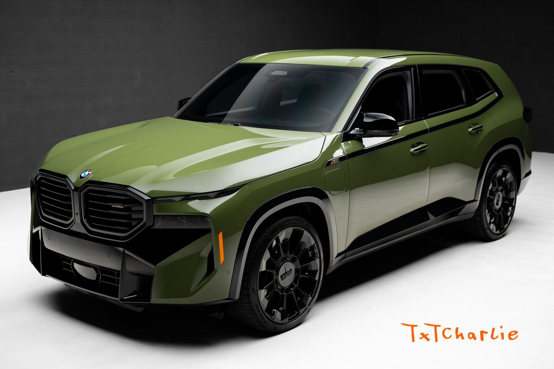 2025 BMW XM SUV / Crossover All-Wheel Drive 8-Speed Automatic