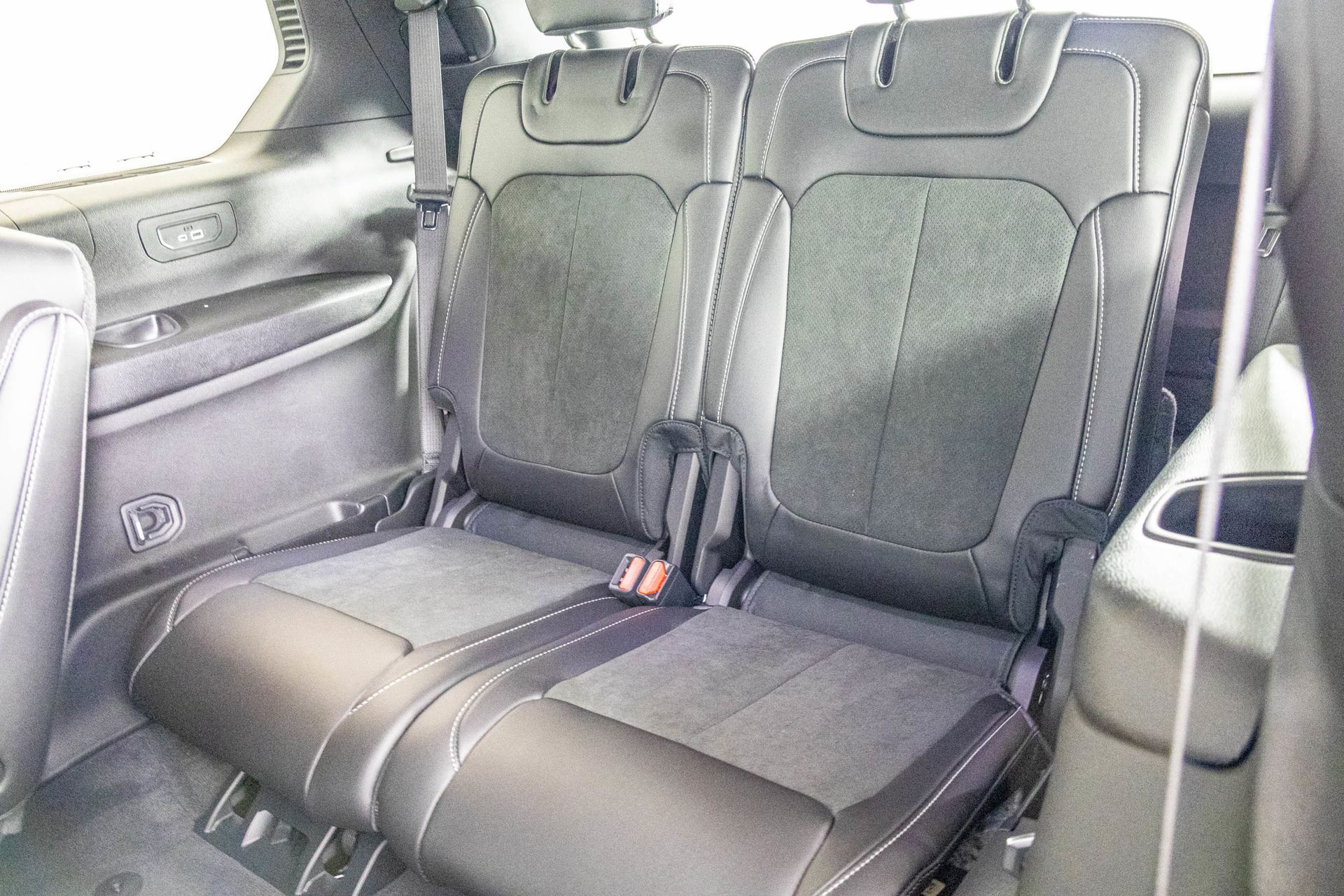 2025 JEEP GRAND CHEROKEE L - Image 29