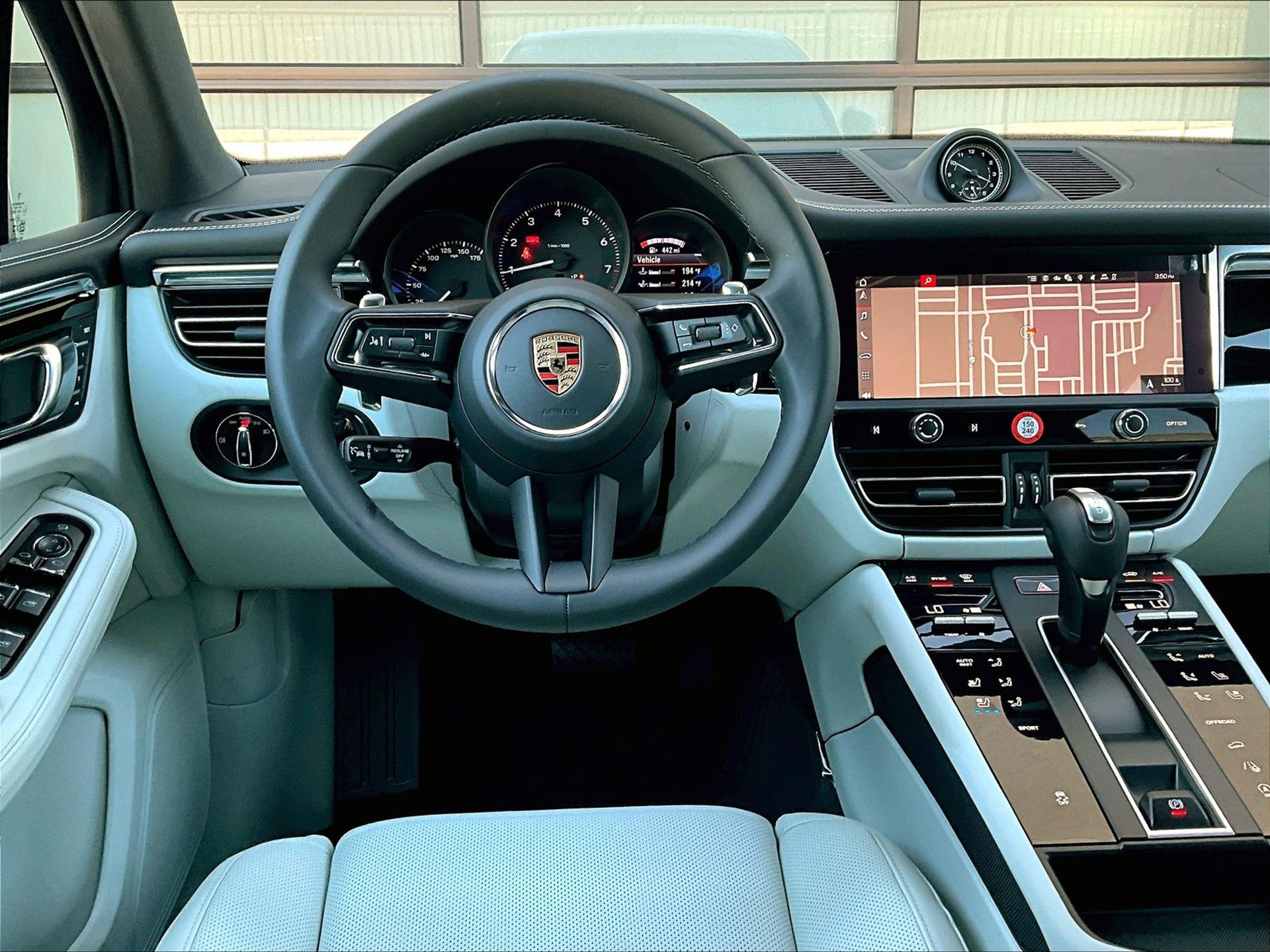 2025 Macan picture #13