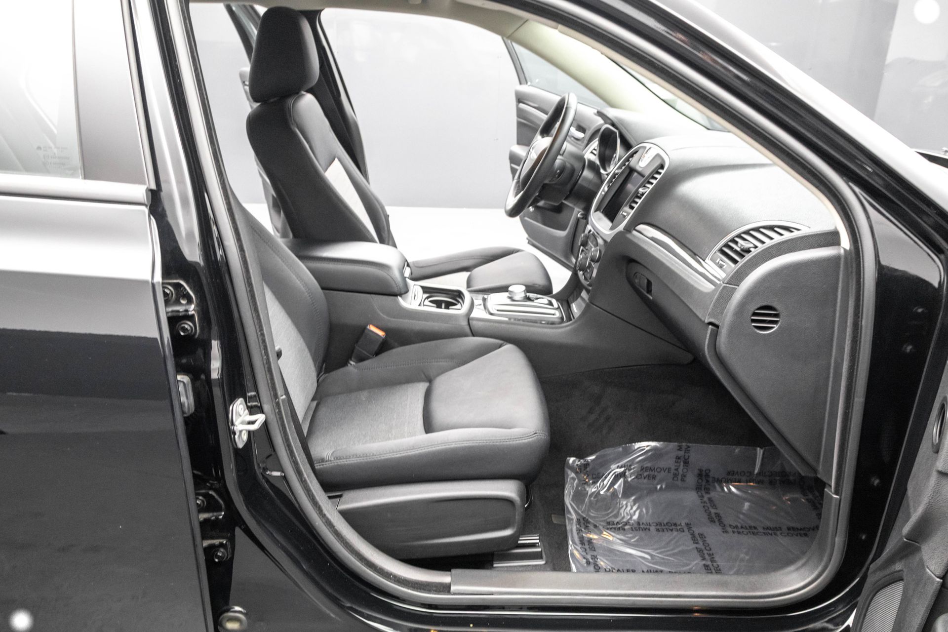 2022 CHRYSLER 300 - Image 37