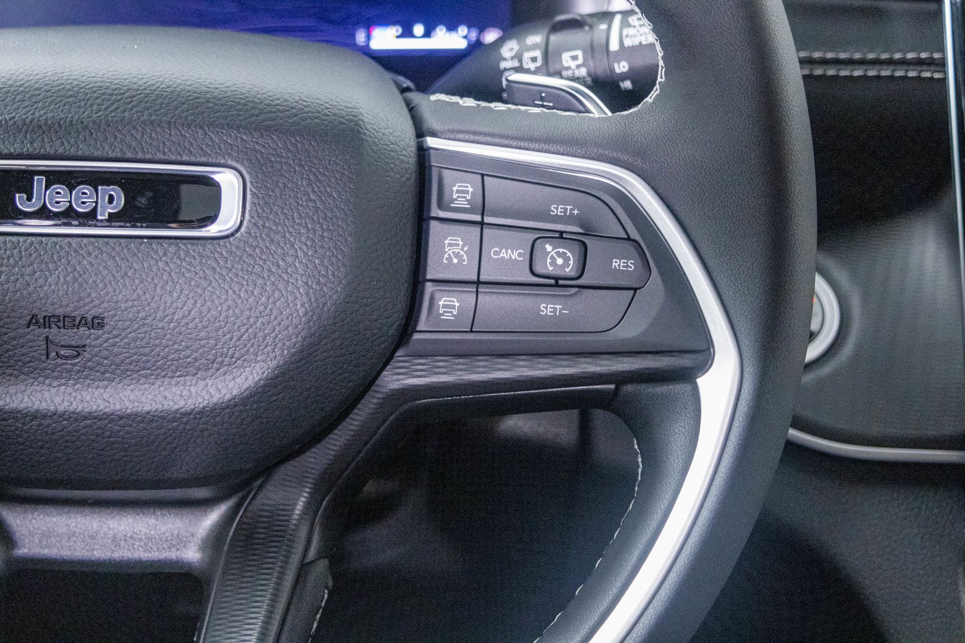 2025 JEEP GRAND CHEROKEE L - Image 35