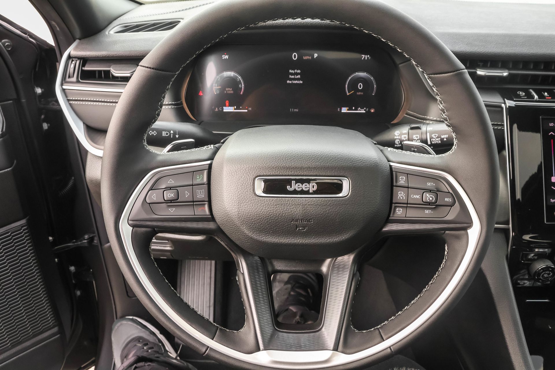 2025 JEEP GRAND CHEROKEE - Image 26