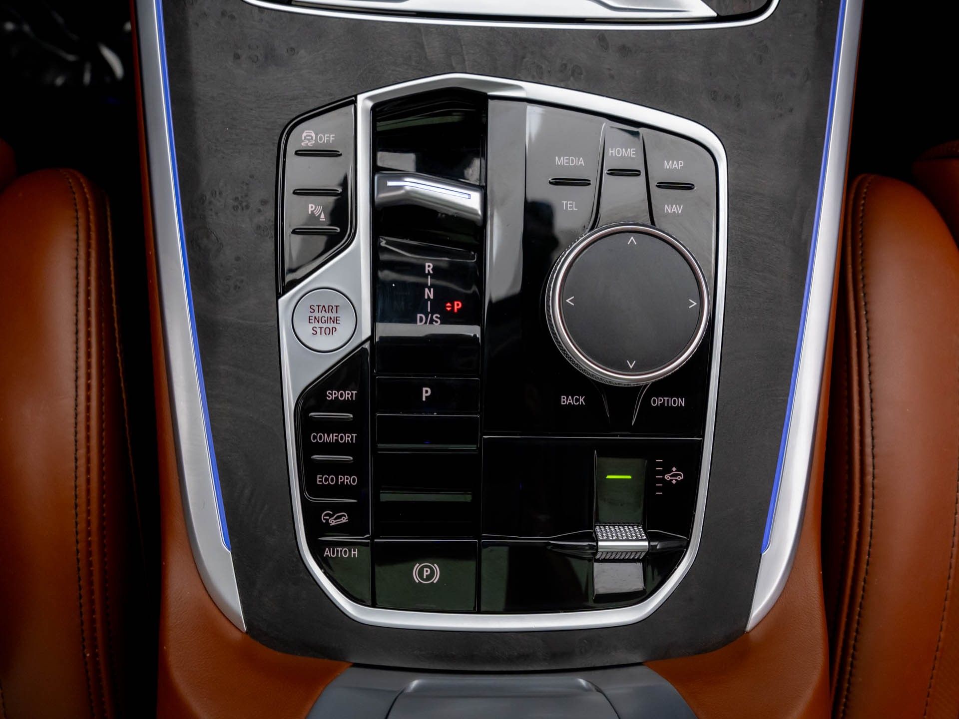2023 BMW X7 xDrive40i photo
