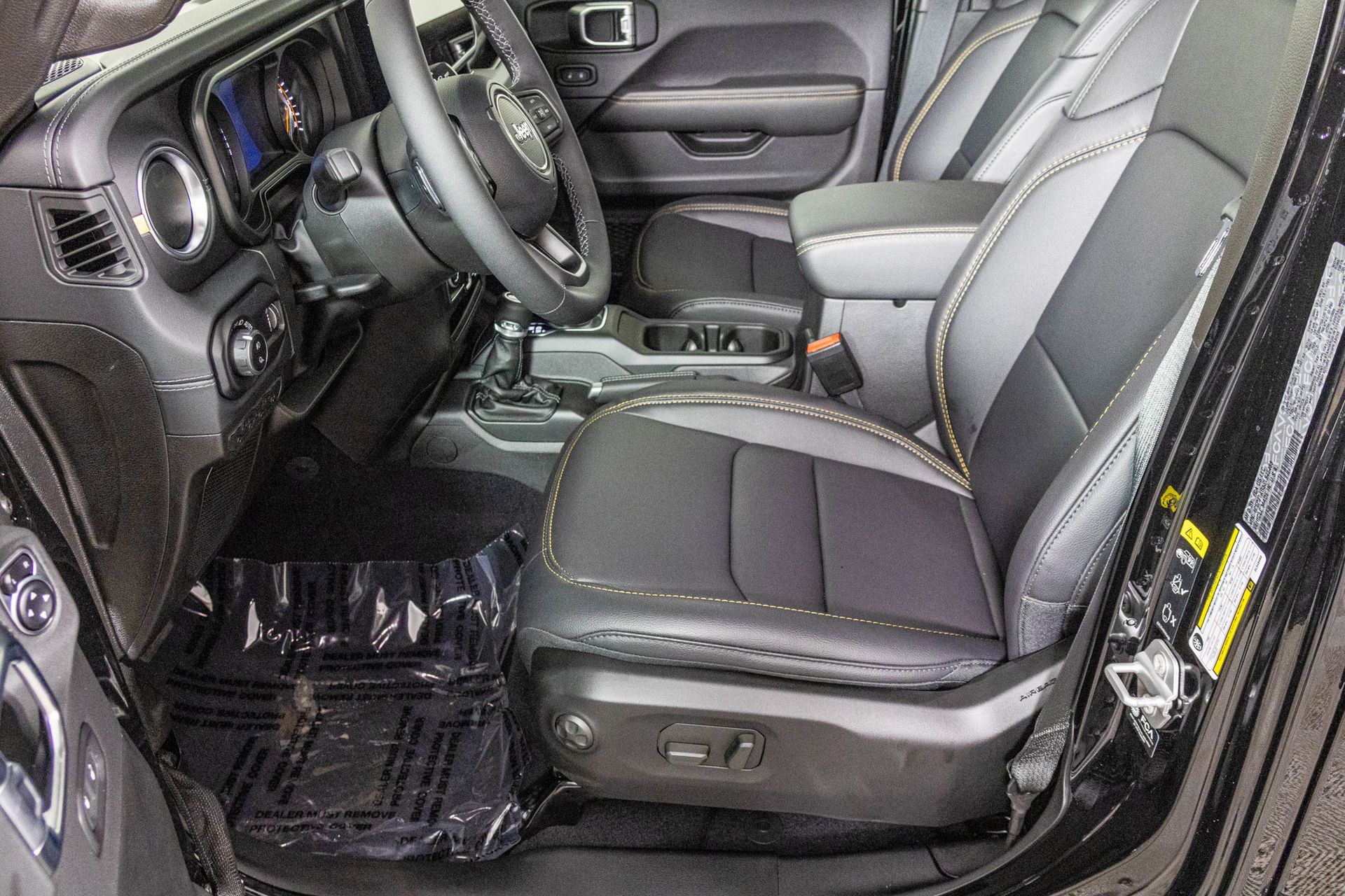 2025 JEEP GLADIATOR - Image 15