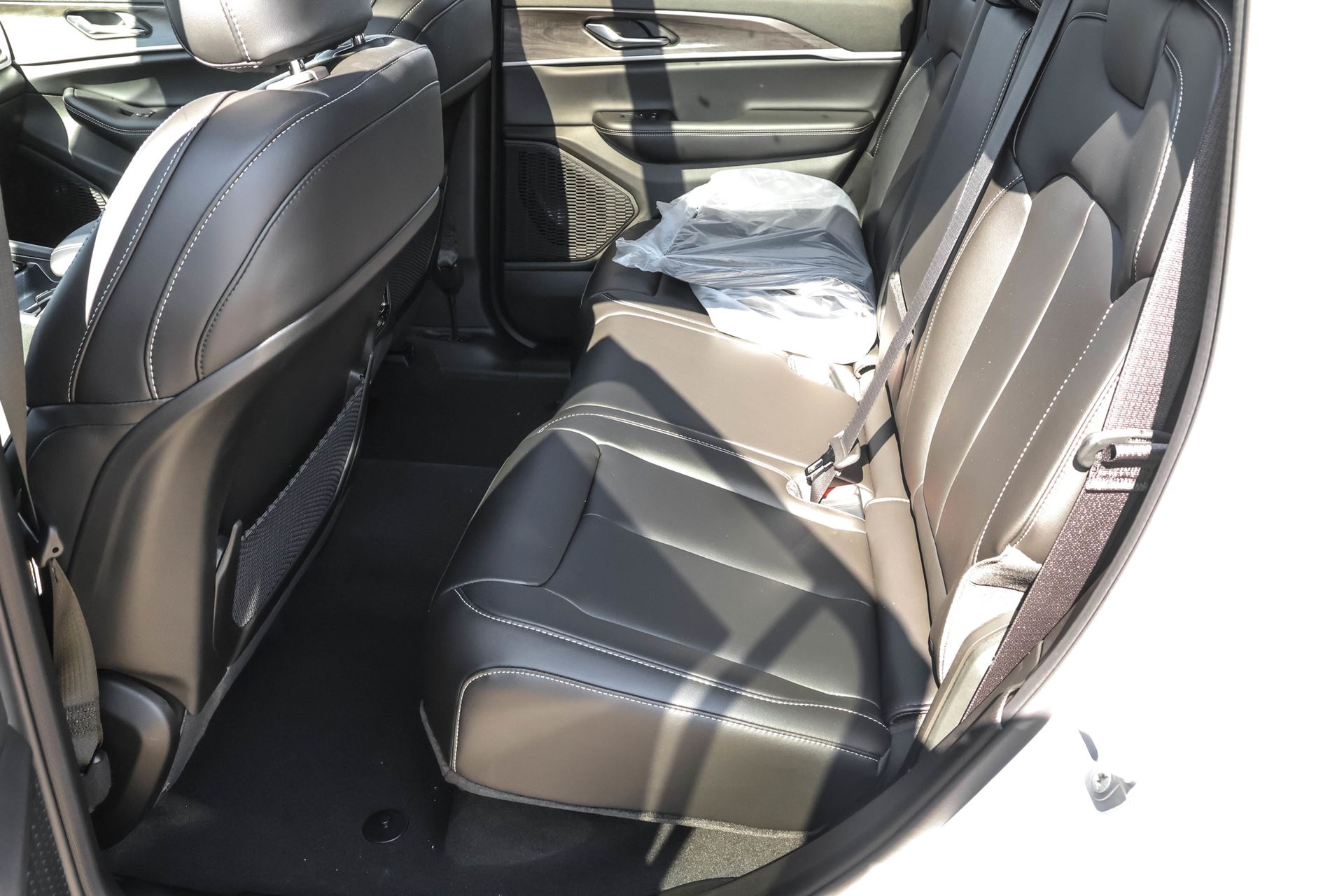 2025 JEEP GRAND CHEROKEE - Image 14