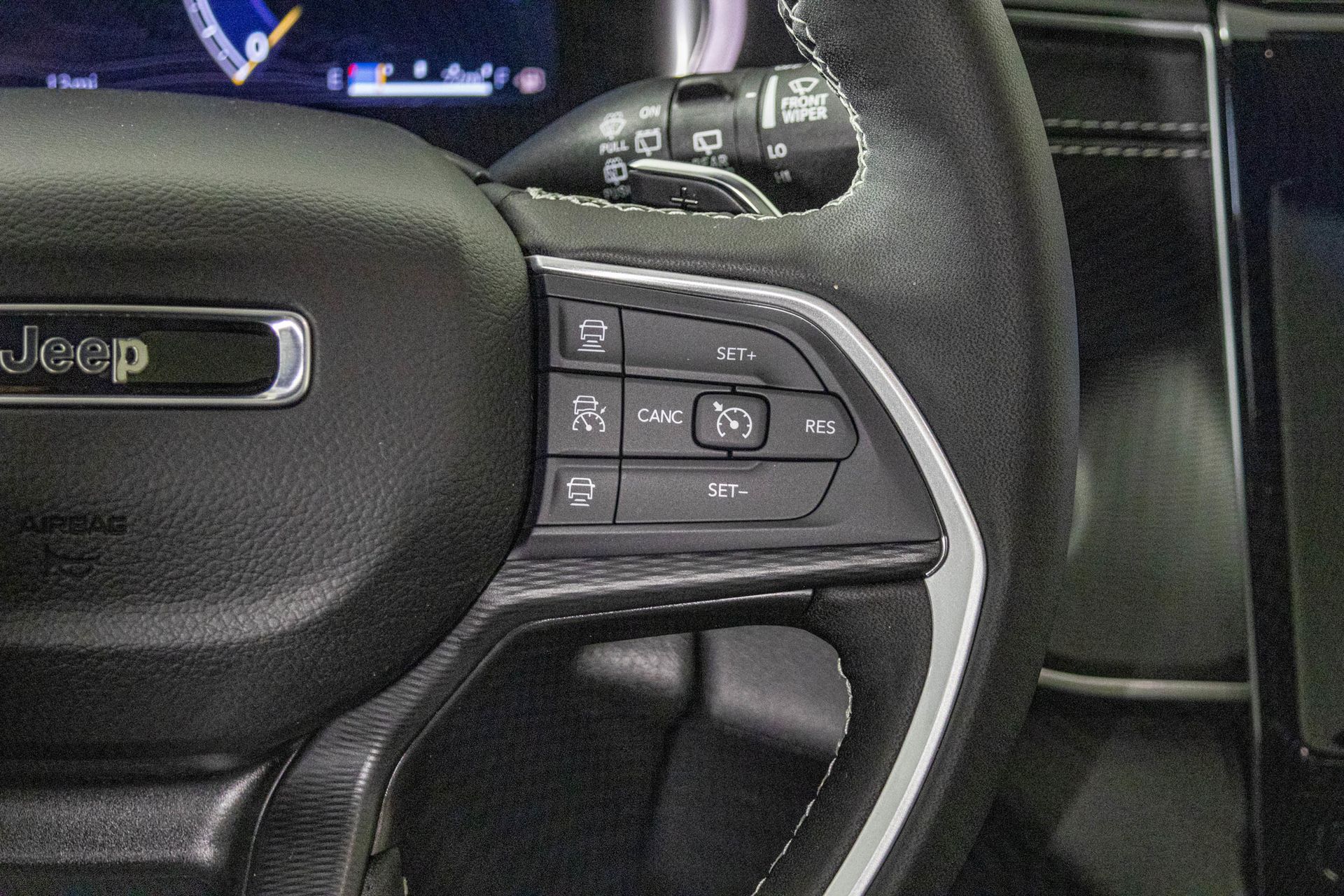 2025 JEEP GRAND CHEROKEE - Image 34