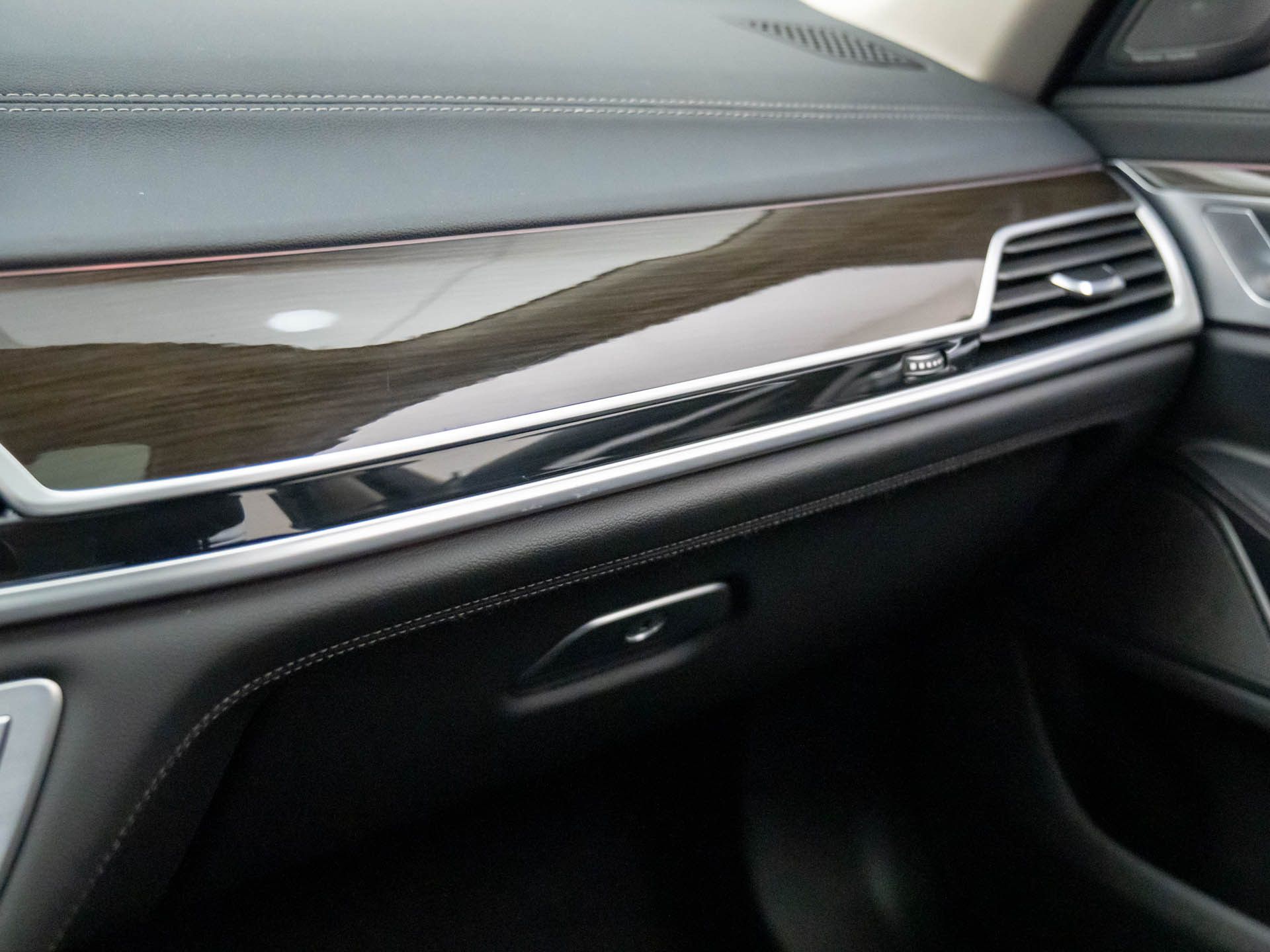 2022 BMW 7-Series 740i xDrive photo