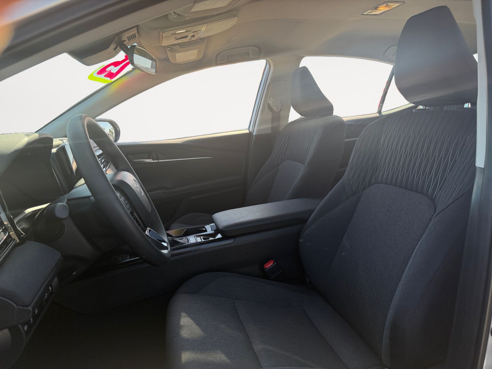 2025 Toyota Camry LE - Photo 9